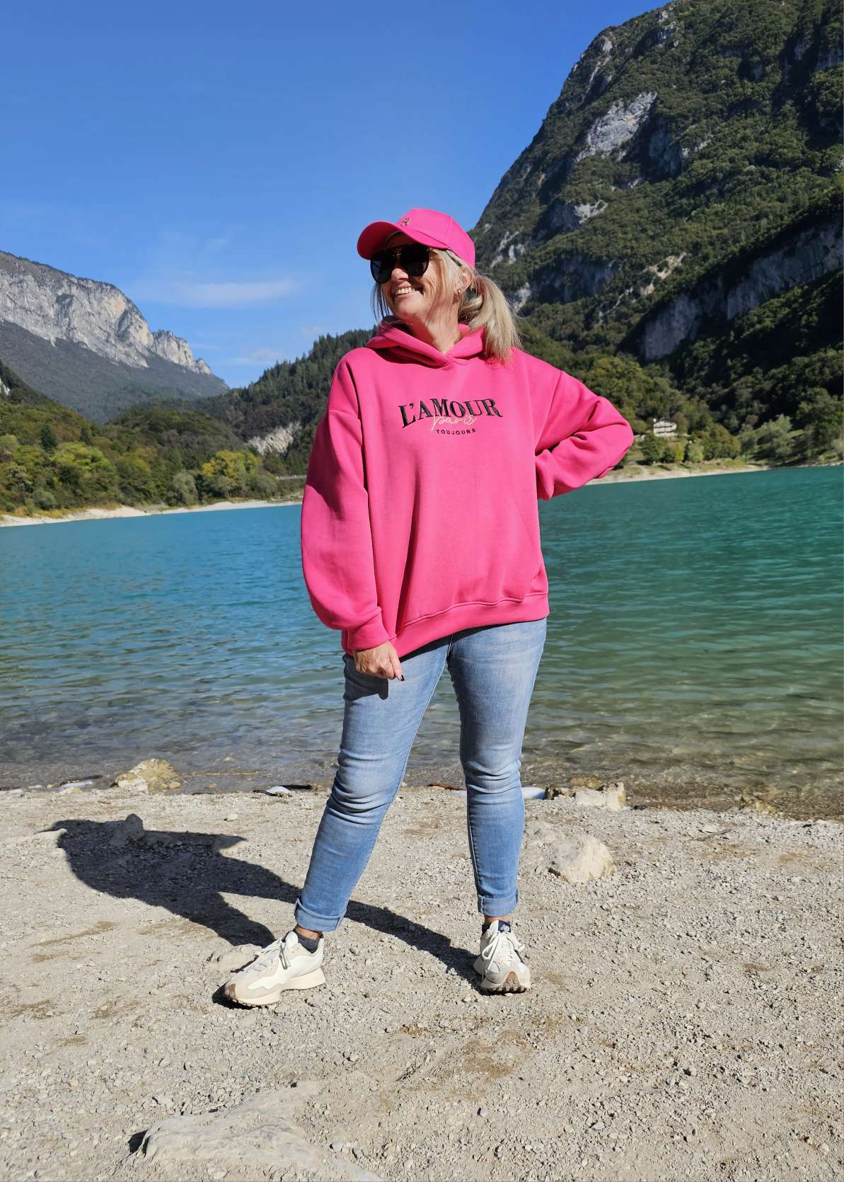 BASIC HOODIE PARIS Made in Italy 34 - 42 BASIC HOODIE PARIS Made in Italy 34 - 42