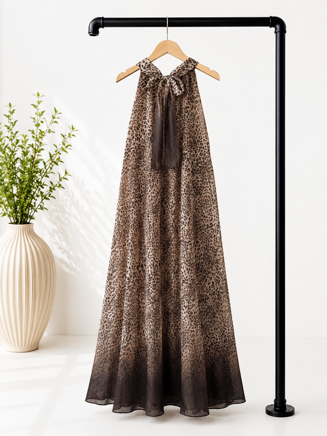 Kleid ZAHRA – Eleganz mit trendigem Leo-Design  – Made in Italy  | Passend bis gute Größe 42