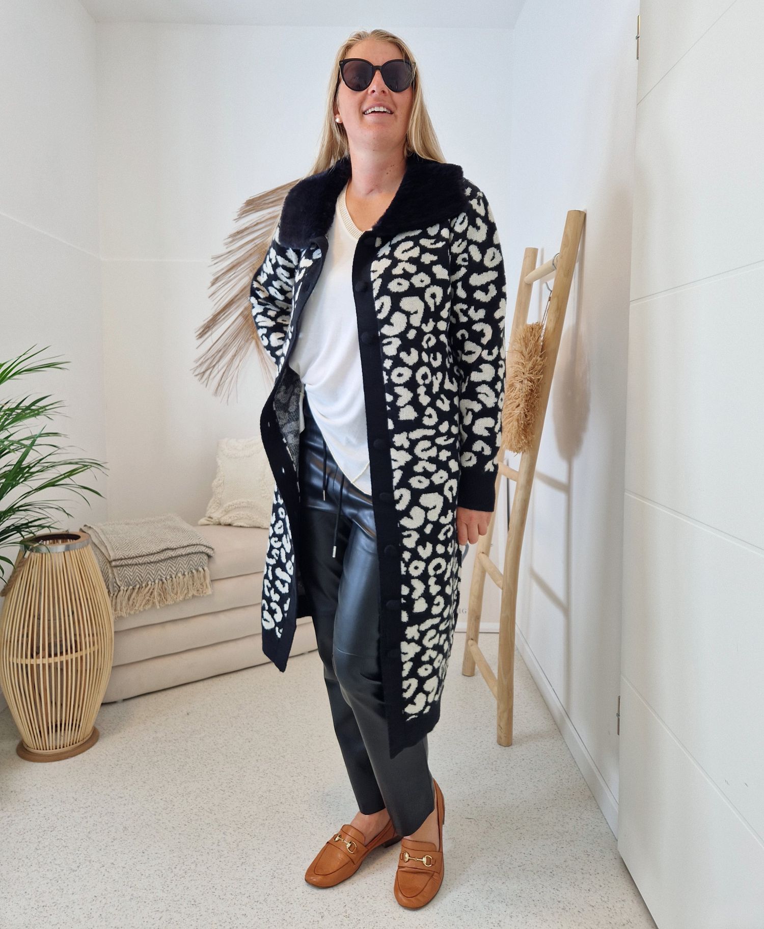 LUXURY KNIT COAT MIRINA LEO SCHWARZ 34-42 Strickmantel Mantel Cardigen Italy Kollektion LUXURY KNIT COAT MIRINA LEO SCHWARZ 34-42 Strickmantel Mantel Cardigen Italy Kollektion