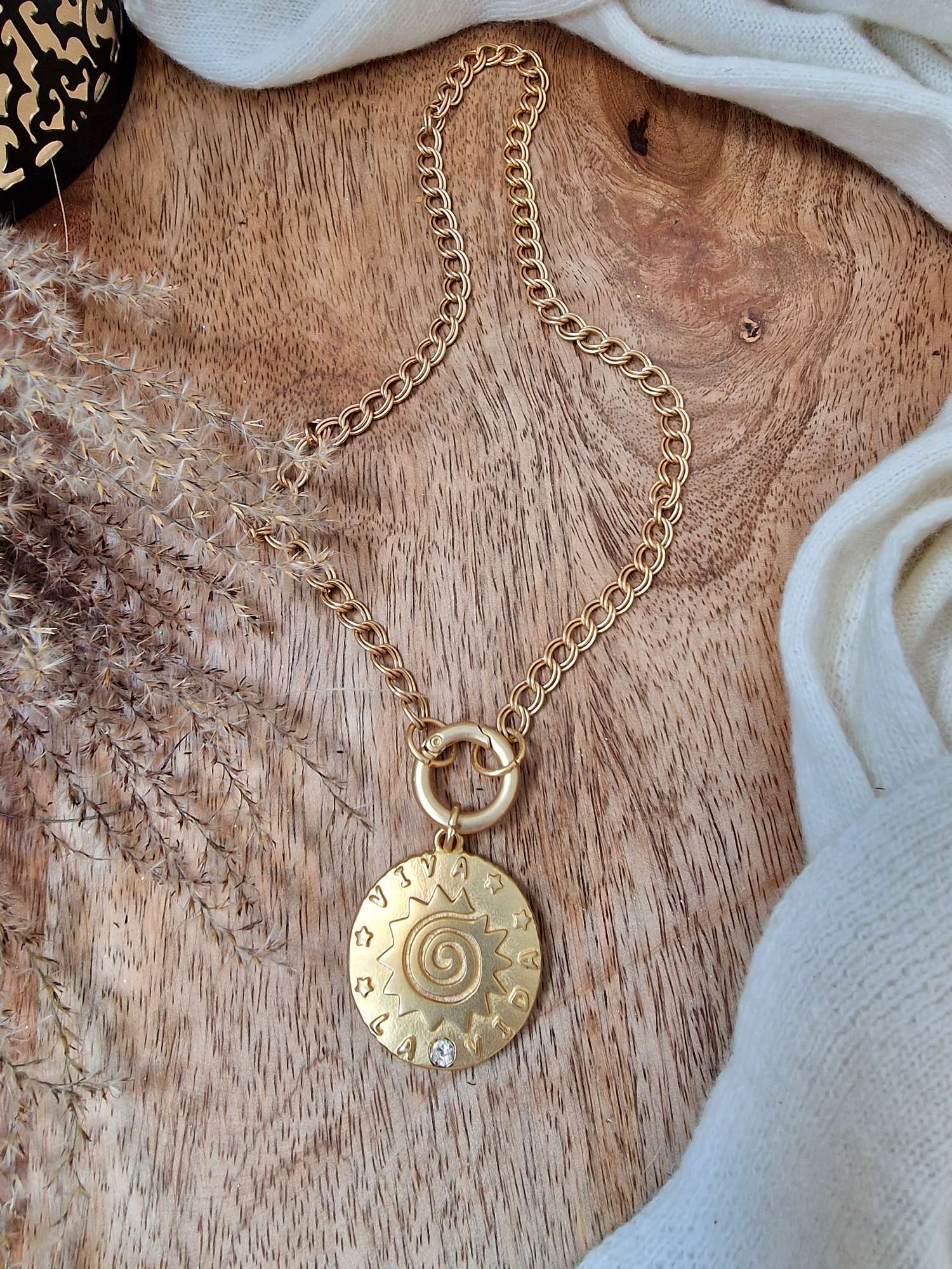 NECKLACE VIVA LA VIDA GOLD SHINY kurze Kette Amulett NECKLACE VIVA LA VIDA GOLD SHINY kurze Kette Amulett