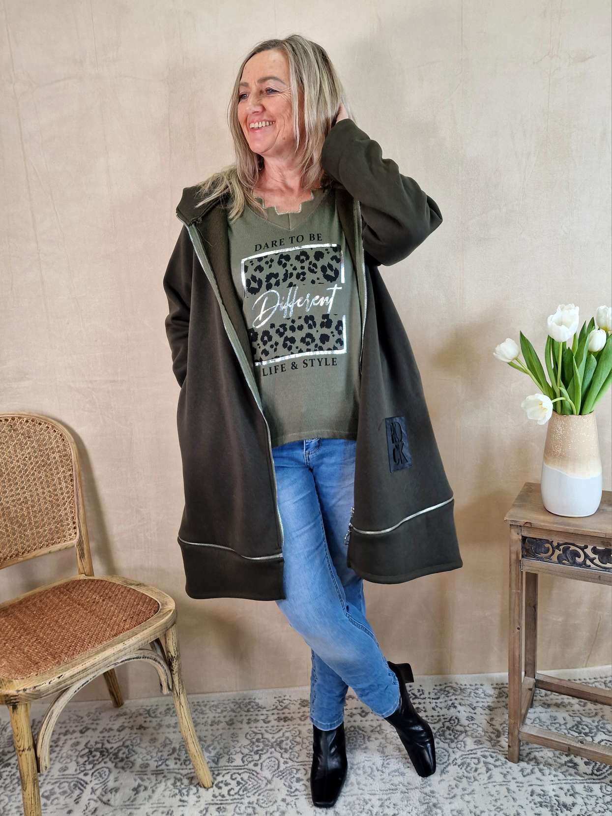 LONGSLEEVE SHIRT DARE TO BE DIFFERENT KHAKI 34-42/44 Made in Italy Langarm Pullover Oversize LONGSLEEVE SHIRT DARE TO BE DIFFERENT KHAKI 34-42/44 Made in Italy Langarm Pullover Oversize