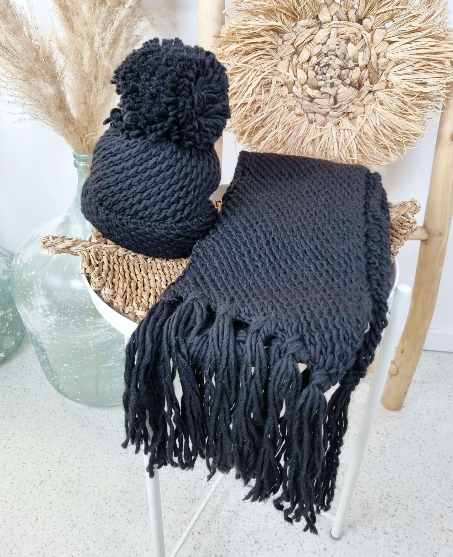 EDLER SCHAL SCARF GIADA SCHWARZ Made in Italy kuscheliger weicher Strick Schal Fransen EDLER SCHAL SCARF GIADA SCHWARZ Made in Italy kuscheliger weicher Strick Schal Fransen