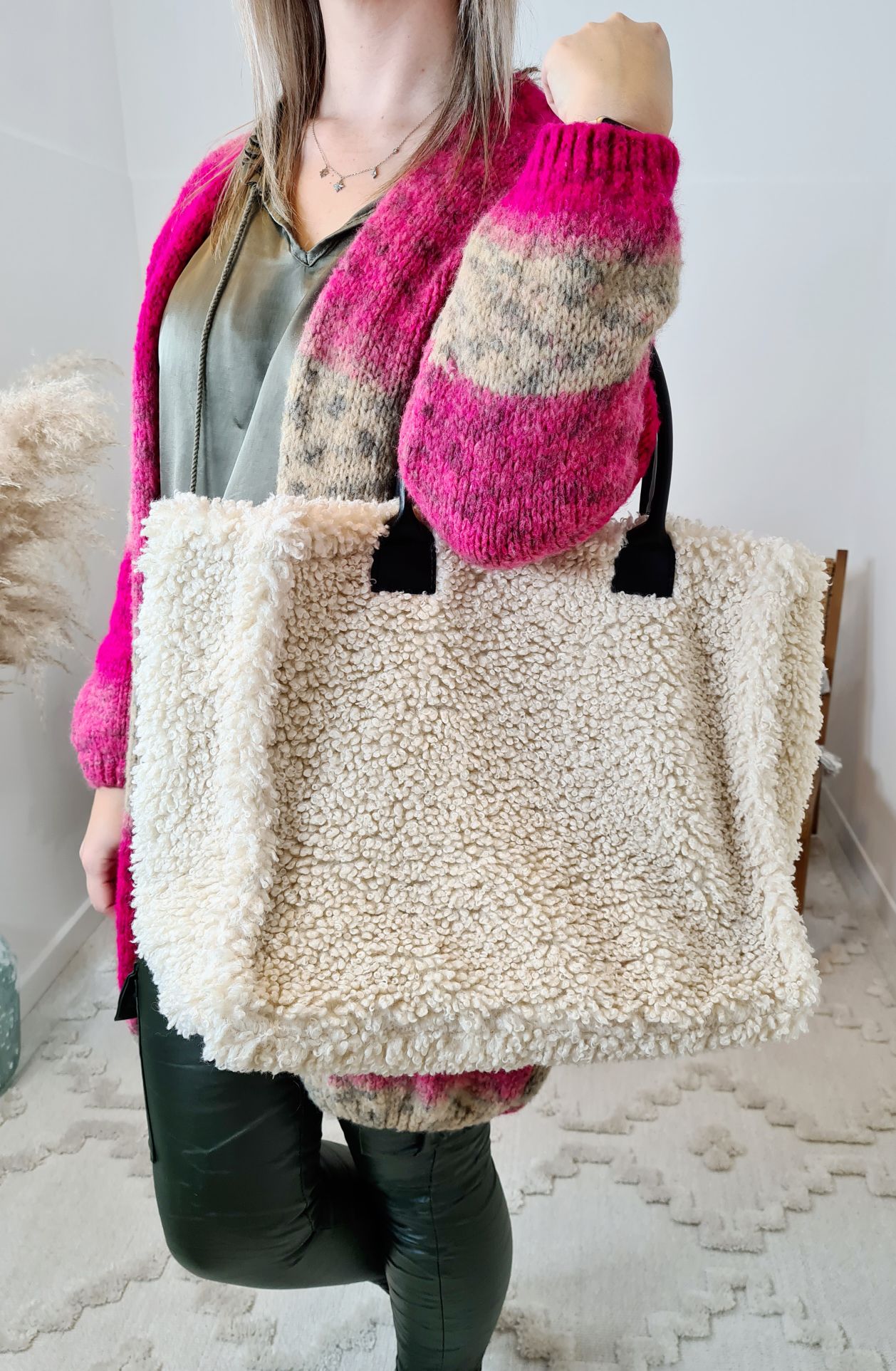 TEDDY FELL SHOPPER ELENI CREME flauschige Shopping Bag mit Leder-Henkel Tasche Made in Italy TEDDY FELL SHOPPER ELENI CREME flauschige Shopping Bag mit Leder-Henkel Tasche Made in Italy