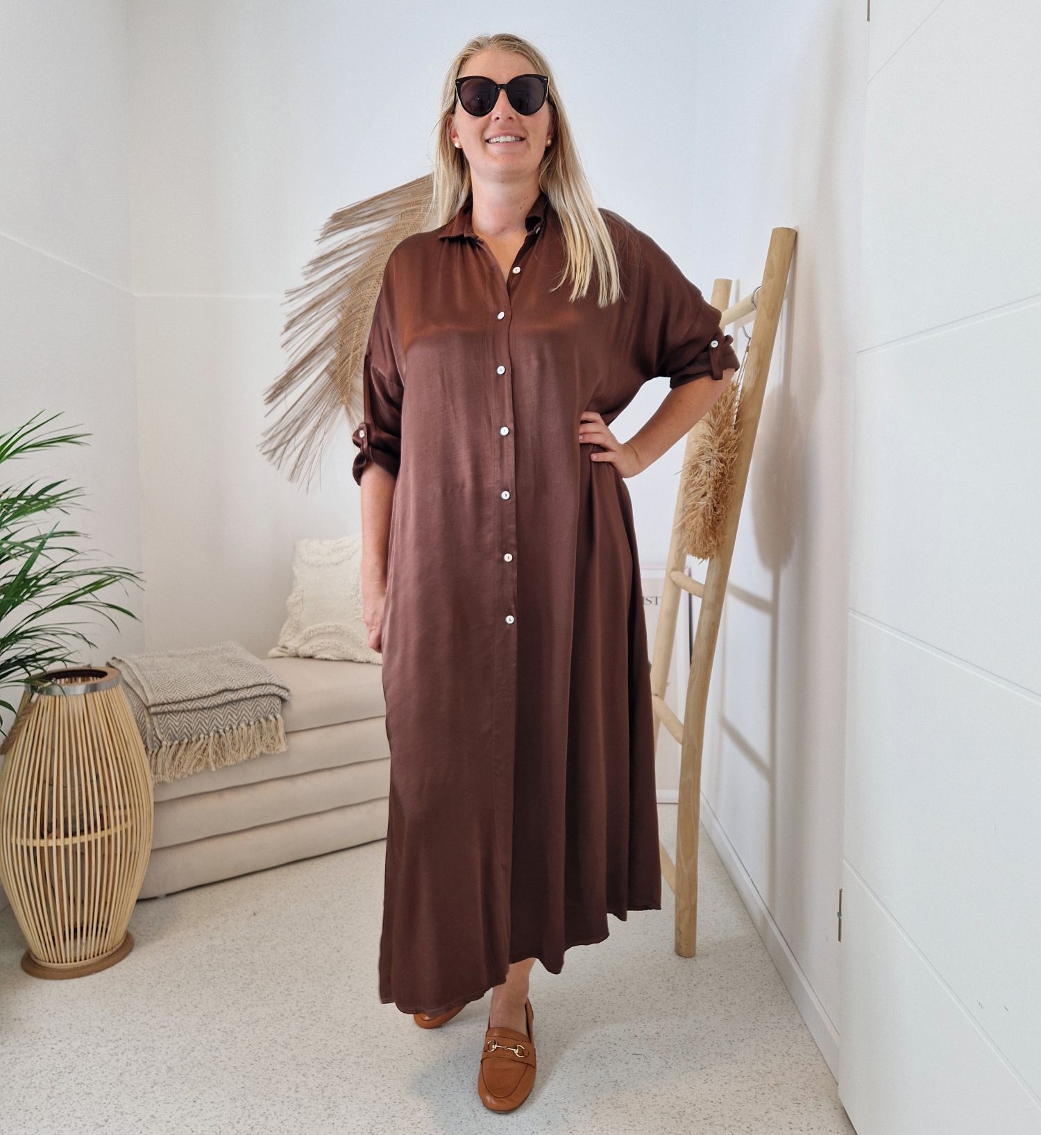 BLUSENKLEID NORA BRAUN 34-42/44 Made in Italy Oversize Maxi Kleid Mantel DRESS Satin Optik BLUSENKLEID NORA BRAUN 34-42/44 Made in Italy Oversize Maxi Kleid Mantel DRESS Satin Optik