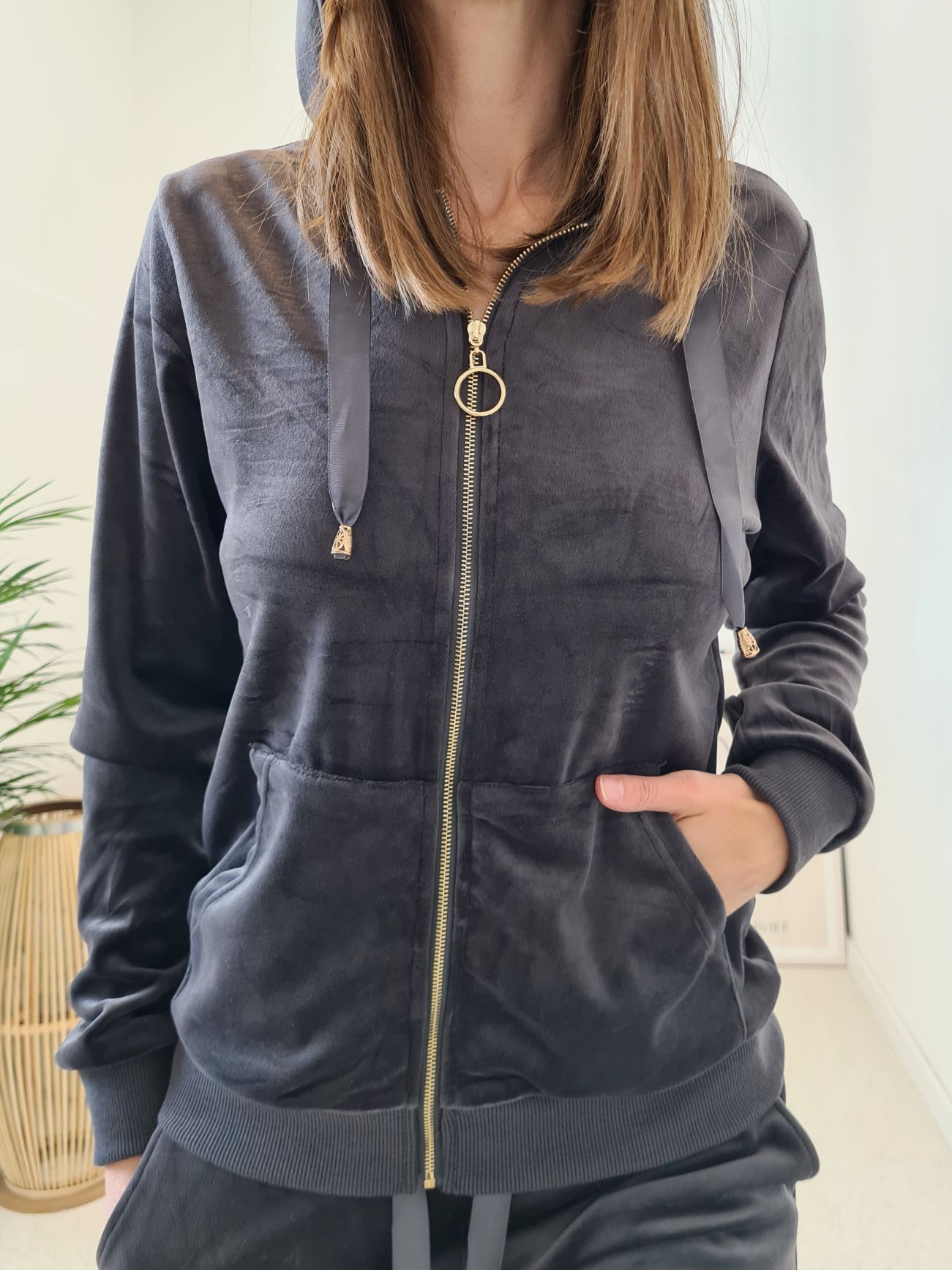 BASIC NICKI ANZUG VIOLA ANTHRAZIT - VARIANTENARTIKEL Freizeitanzug Jogginganzug Loungewear Hausanzug Homewear BASIC NICKI ANZUG VIOLA ANTHRAZIT - VARIANTENARTIKEL Freizeitanzug Jogginganzug Loungewear Hausanzug Homewear