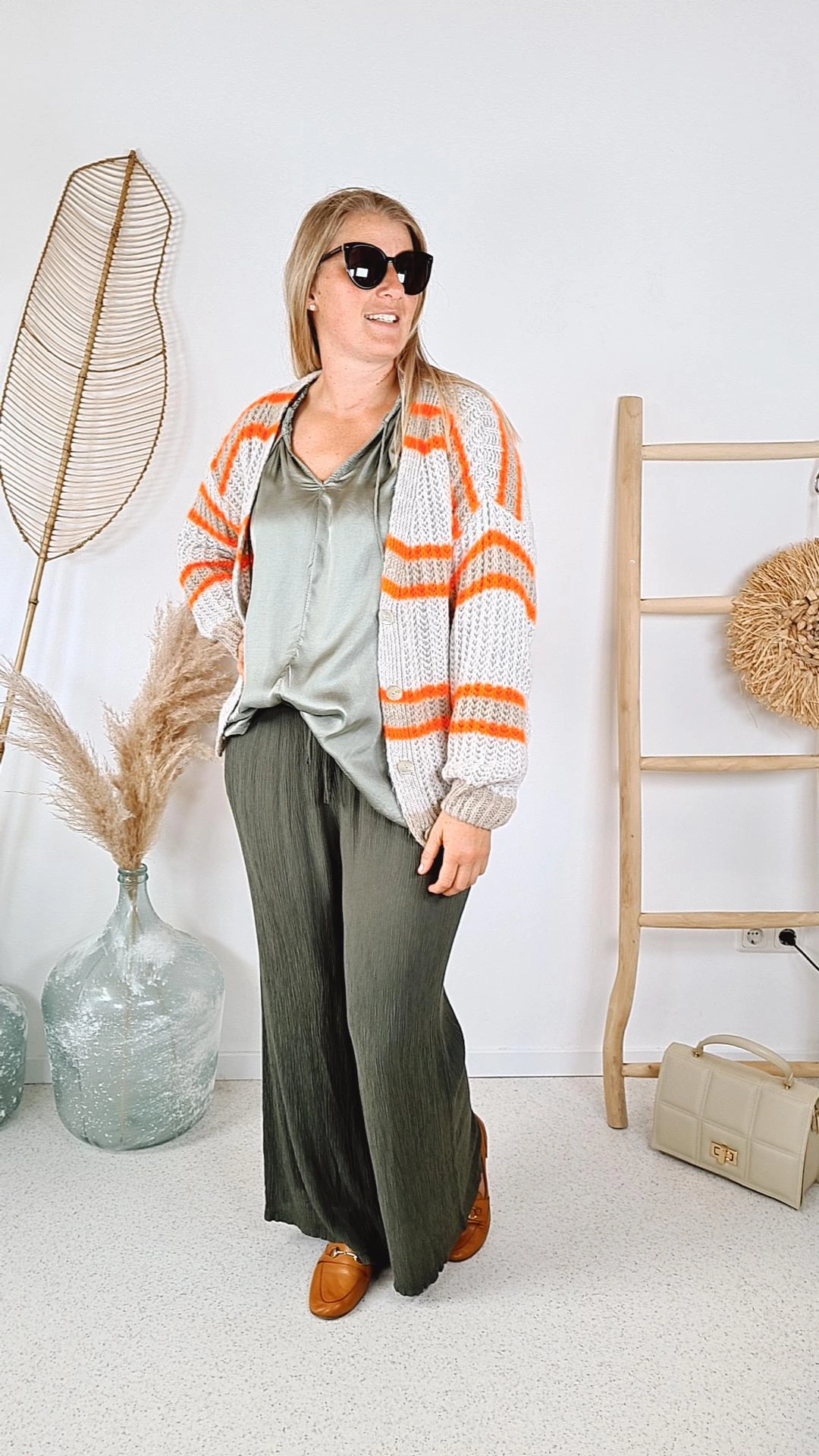EDLE HOSE INESSA KHAKI Viskose Hose Made in Italy Palazzohose PANT Musselin Art 34-40 EDLE HOSE INESSA KHAKI Viskose Hose Made in Italy Palazzohose PANT Musselin Art 34-40
