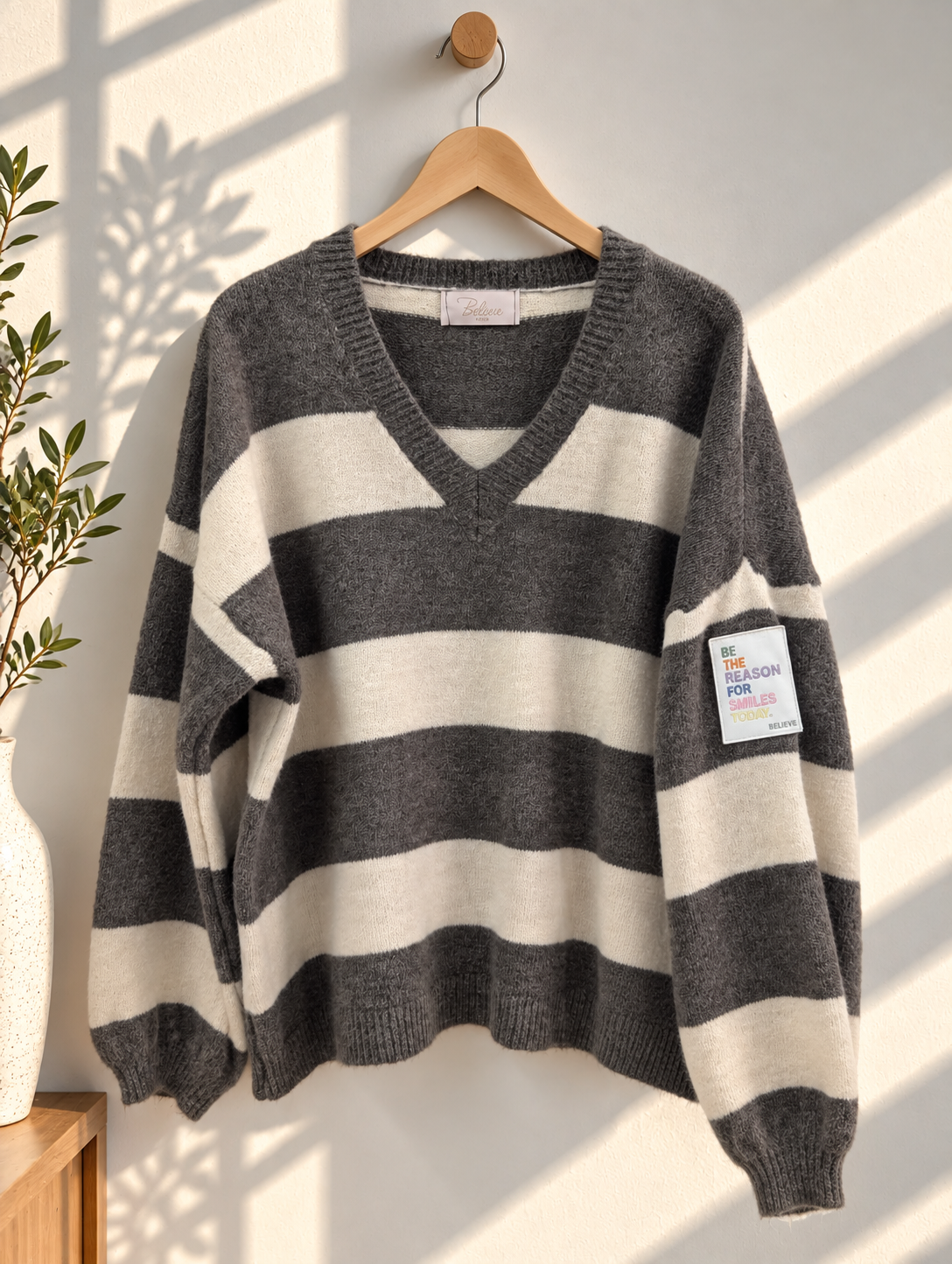 Strickpullover SP0095 – Streifenlook mit Statement-Patch Gr. 34-40/42 Pullover