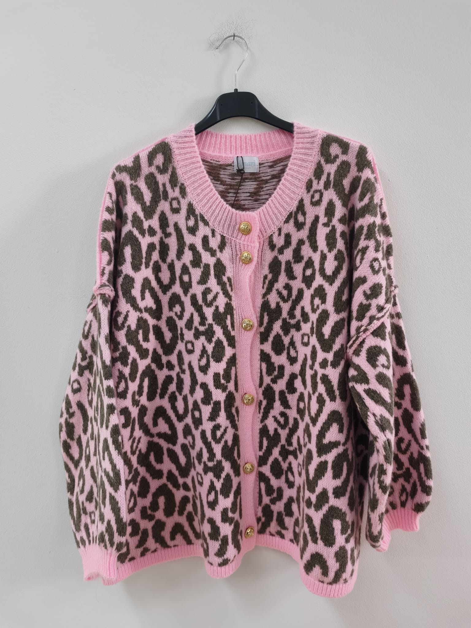 SJ0117 – Leo Strickjacke mit goldfarbenen Knöpfen I 36-46 I Made in Italy