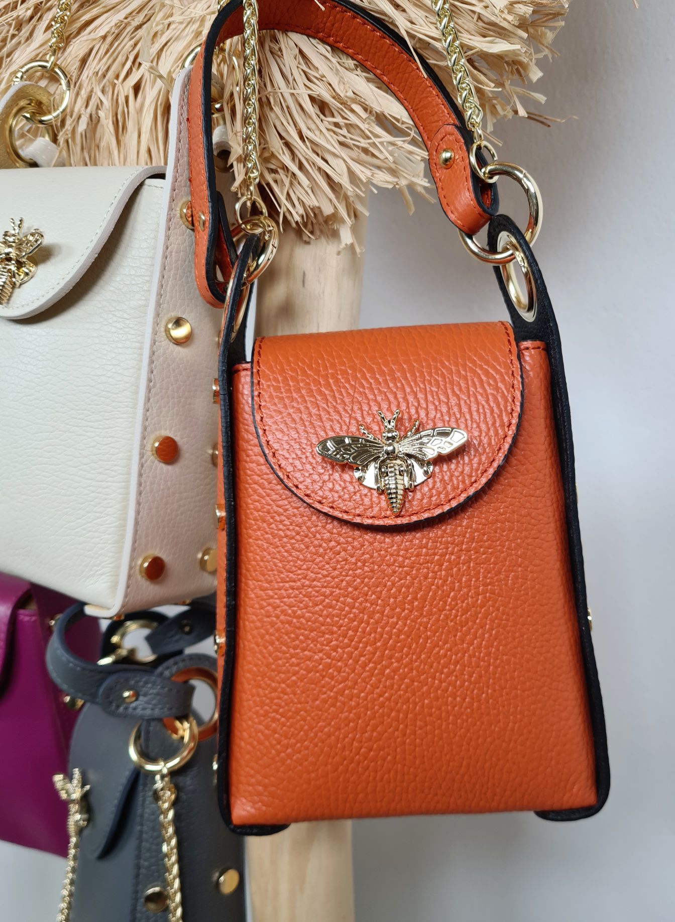 HANDYTASCHE BIENE BIG Made in Italy Ledertasche Umhängetasche Tasche echt Leder versch. Farben HANDYTASCHE BIENE BIG Made in Italy Ledertasche Umhängetasche Tasche echt Leder versch. Farben