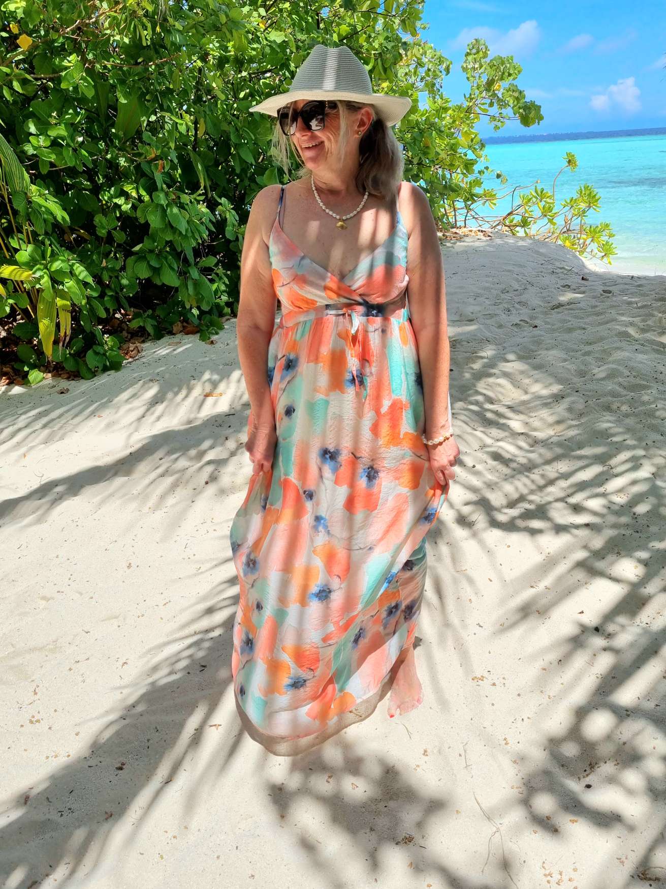SPAGHETTI DRESS LARA FLOWERS 36-40/42 Made in Italy Maxi Kleid Sommer Strandkleid Blumen Variantenartikel SPAGHETTI DRESS LARA FLOWERS 36-40/42 Made in Italy Maxi Kleid Sommer Strandkleid Blumen Variantenartikel