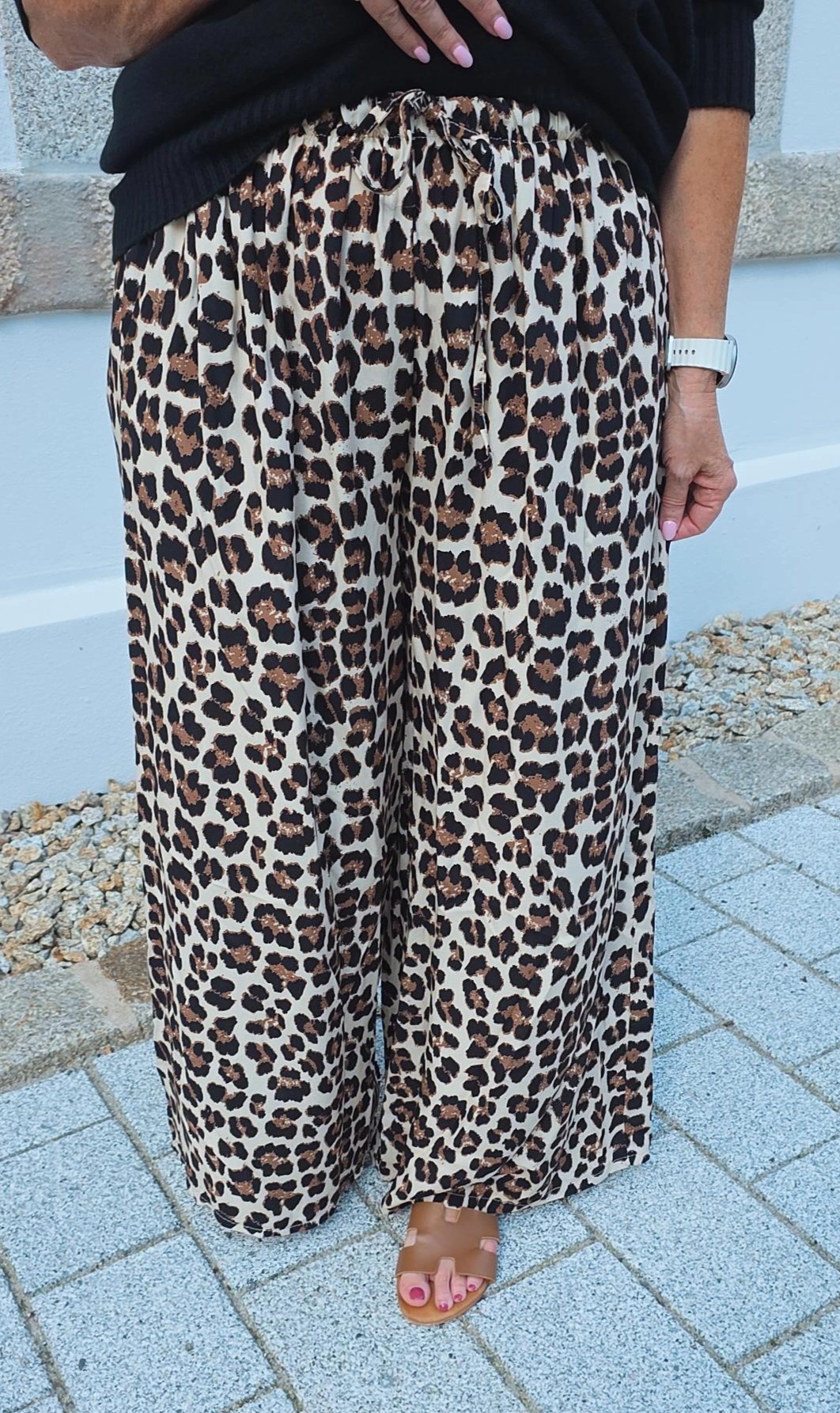 Beige-Schwarz-Braun