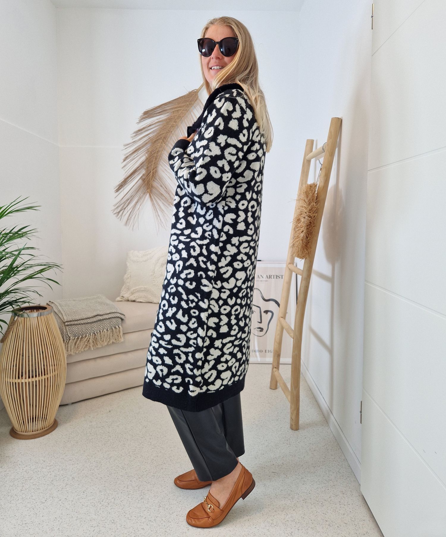LUXURY KNIT COAT MIRINA LEO SCHWARZ 34-42 Strickmantel Mantel Cardigen Italy Kollektion LUXURY KNIT COAT MIRINA LEO SCHWARZ 34-42 Strickmantel Mantel Cardigen Italy Kollektion