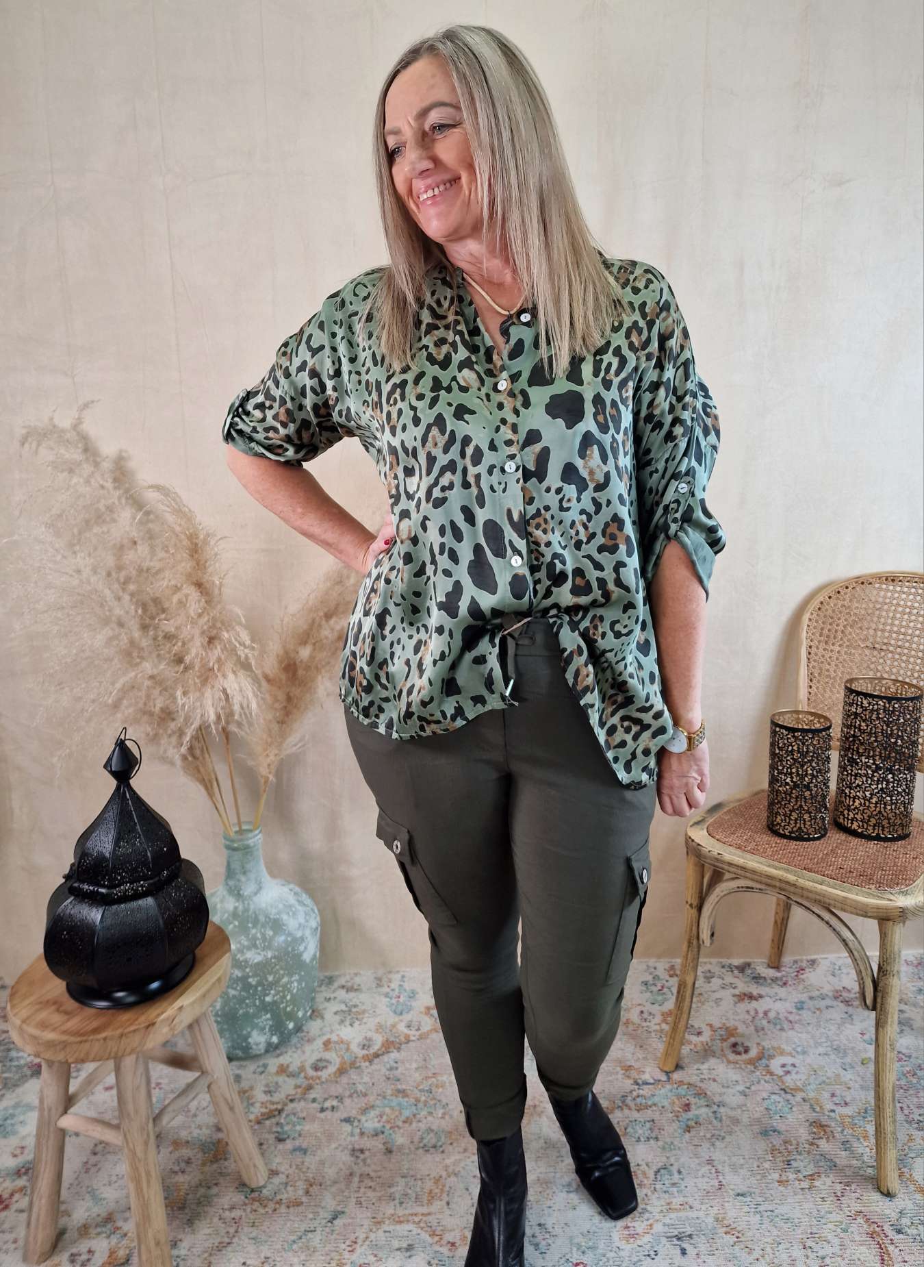 EDLE BLUSE MARY LEO KHAKI 34-40 Made in Italy Viskose Hemd Shirt EDLE BLUSE MARY LEO KHAKI 34-40 Made in Italy Viskose Hemd Shirt