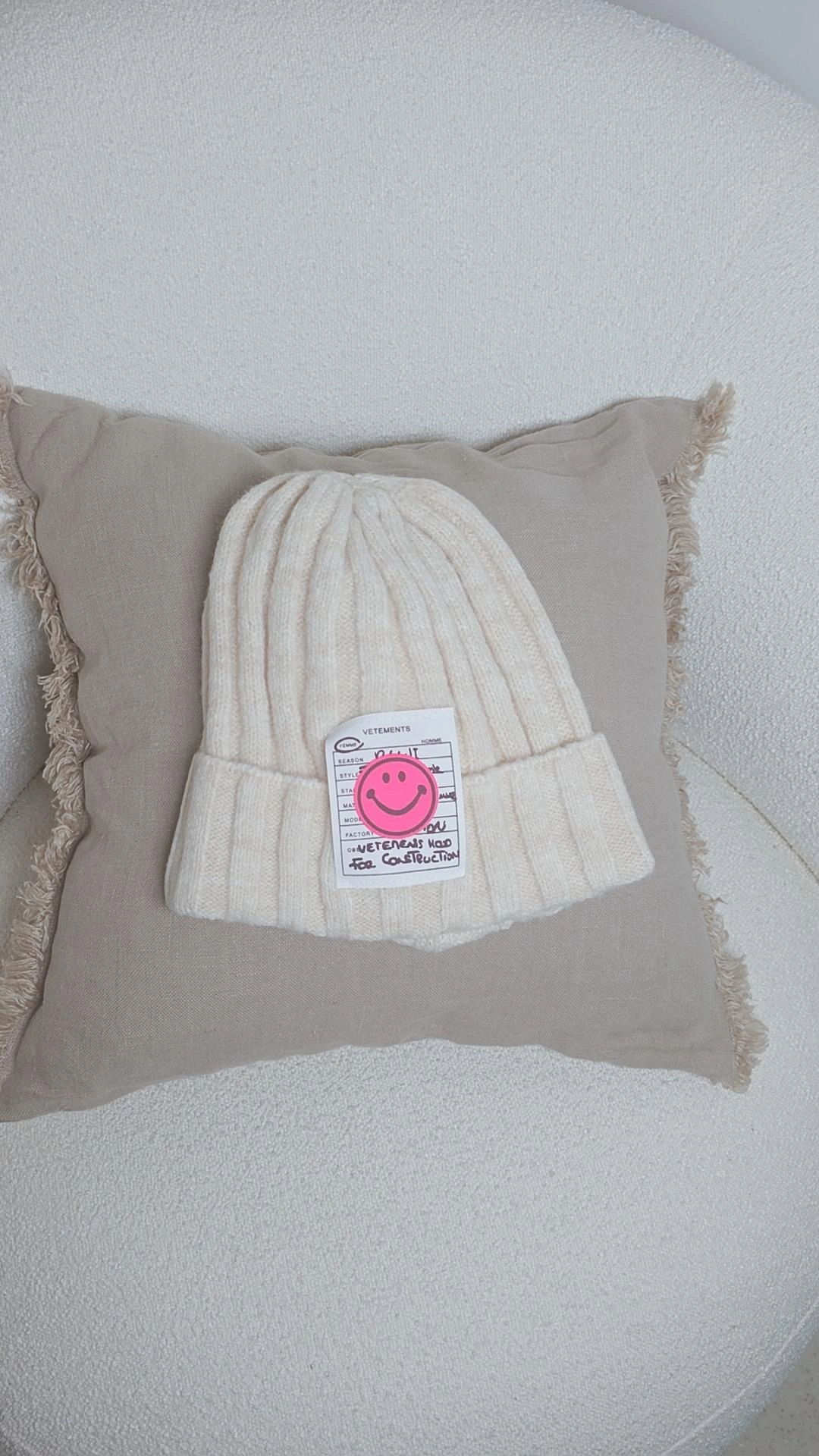 MÜTZE BEANIE LOLA mit Patch Smile Made in Italy