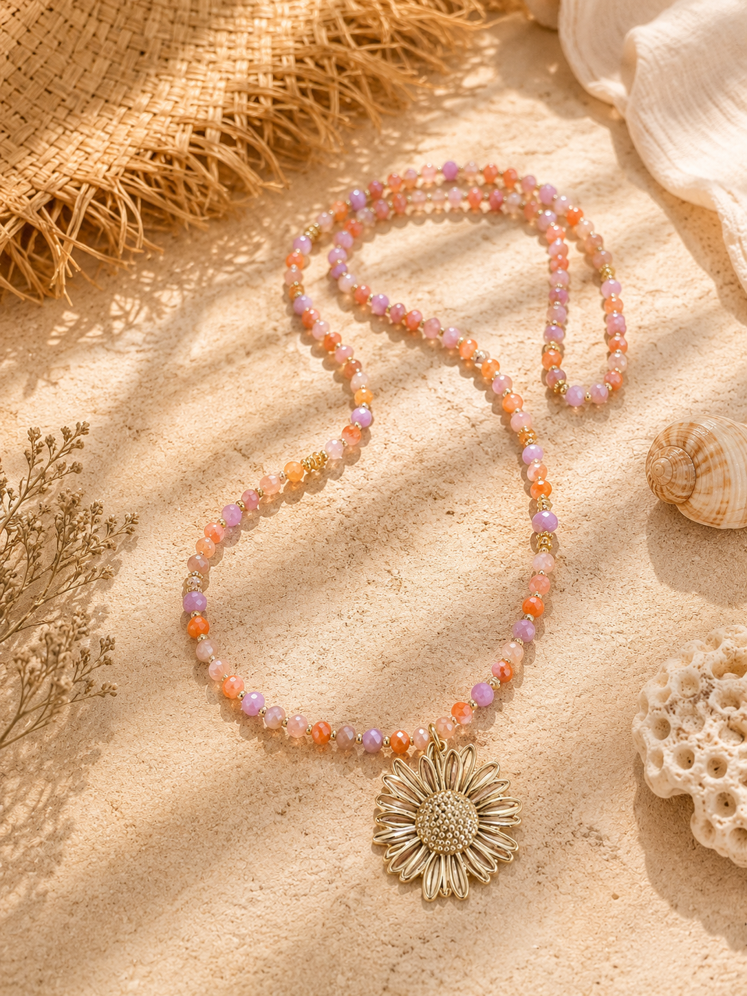 Lange Sommerkette „Coralina“ – farbenfrohe Designs mit Goldakzenten