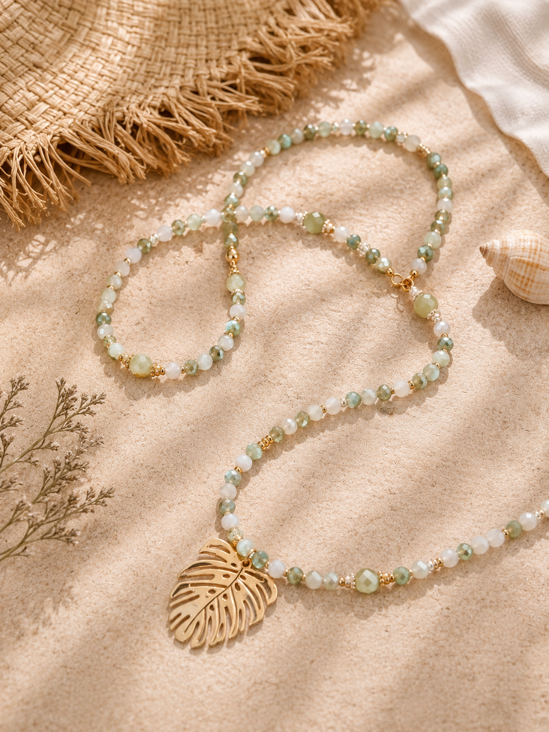 Lange Sommerkette „Coralina“ – farbenfrohe Designs mit Goldakzenten