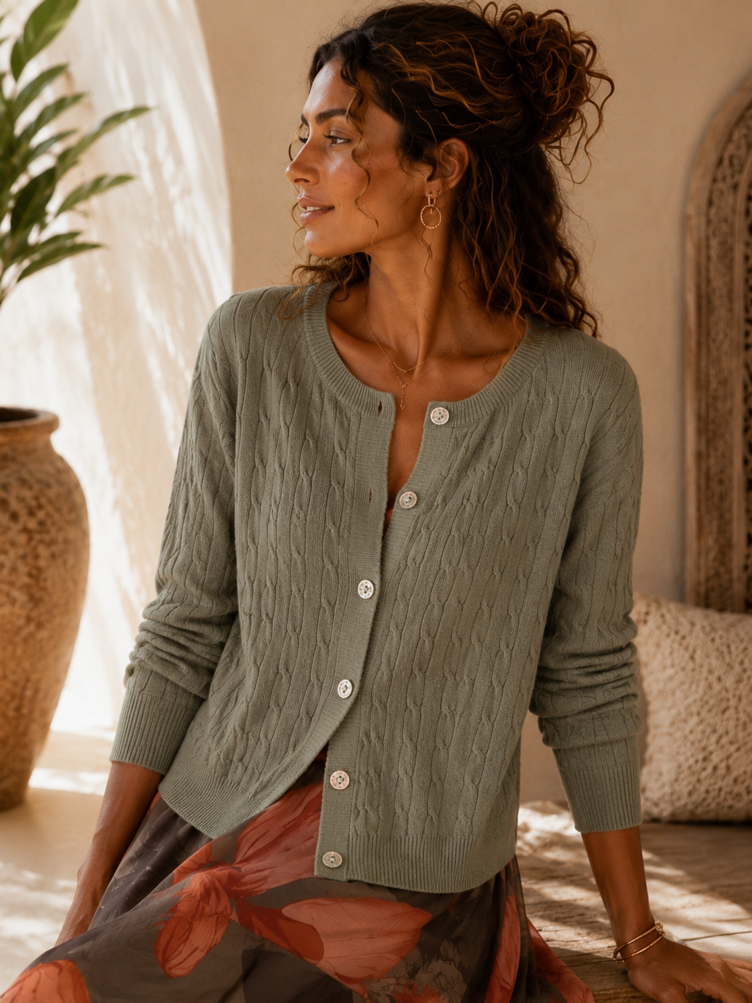 Strickjacke Freya mit feinem Zopfmuster – Made in Italy – passend bis gute Größe 40