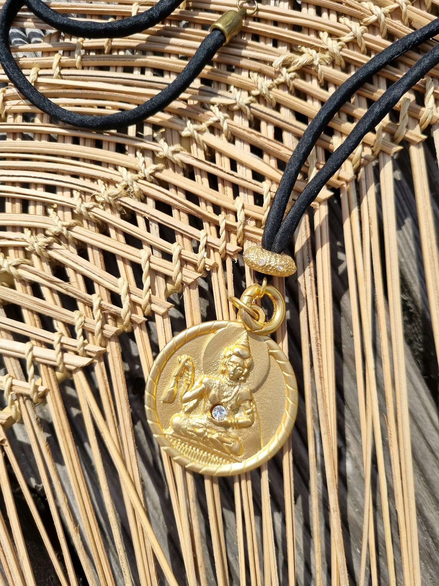 NECKLESS SpiritOfBeauty lange Wechselkette Champagner Farbe Seide Goldfarben Halskette Kette Amueltt NECKLESS SpiritOfBeauty lange Wechselkette Champagner Farbe Seide Goldfarben Halskette Kette Amueltt