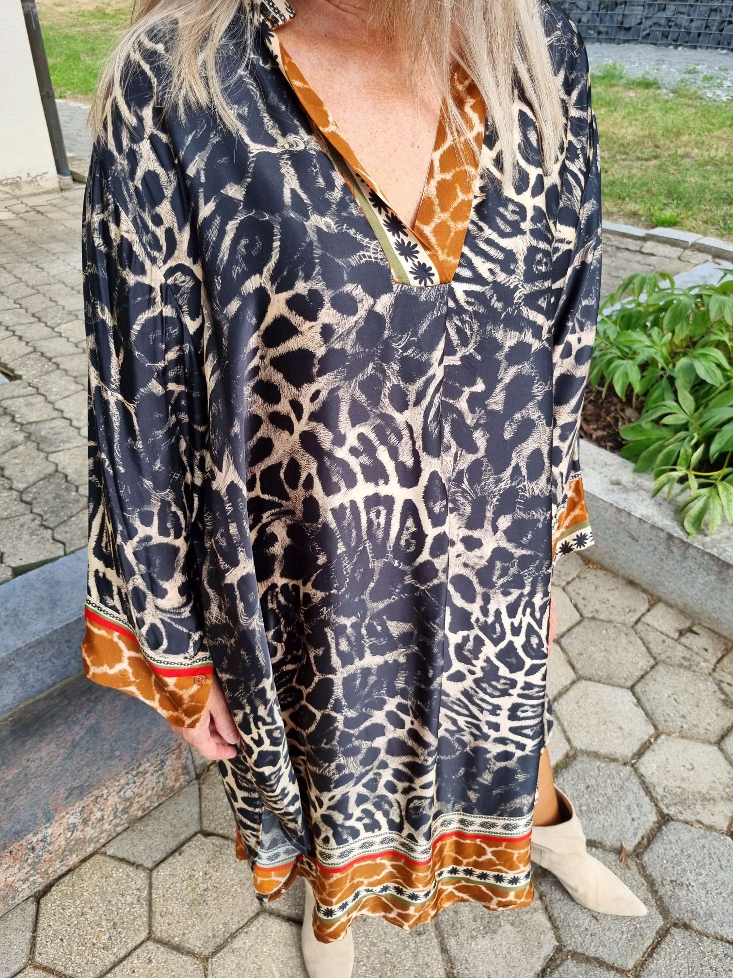 BLUSEN KLEID LUISE SCHWARZ langes Seiden Kleid Dress Longbluse Made in Italy 34-42 BLUSEN KLEID LUISE SCHWARZ langes Seiden Kleid Dress Longbluse Made in Italy 34-42