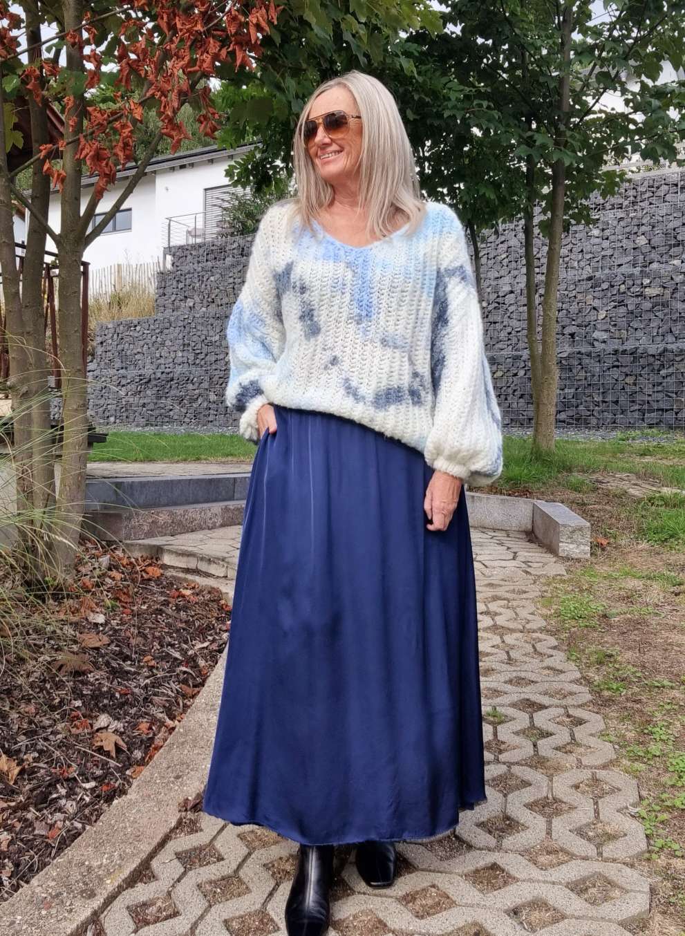 EDLER SILK SKIRT ERIKA BLAU Satin Rock Seiden Mix Made in Italy Sommerhose 34-40 EDLER SILK SKIRT ERIKA BLAU Satin Rock Seiden Mix Made in Italy Sommerhose 34-40