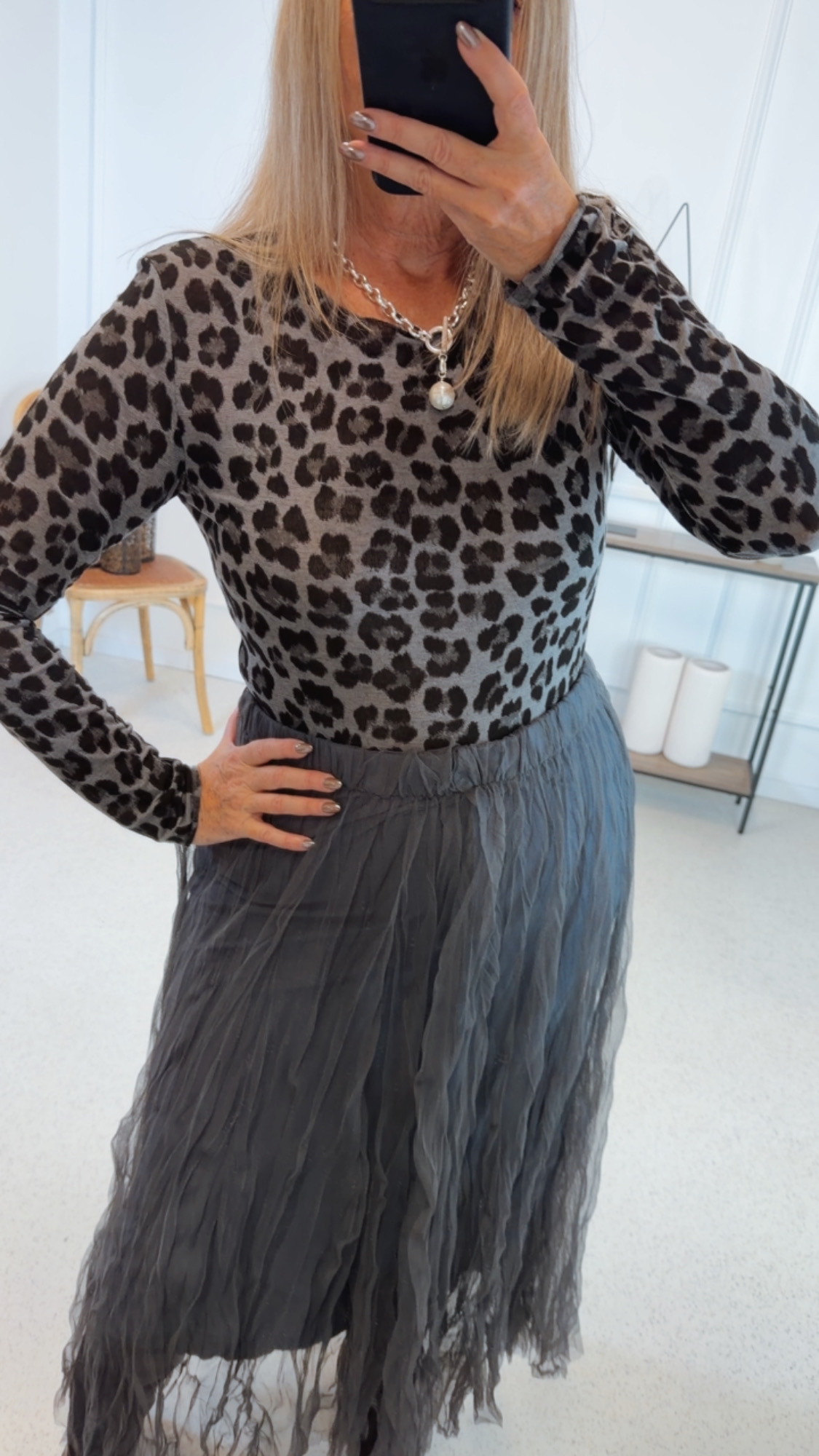 LEO LONGSLEEVE REINA ANTHRAZIT Made in Italy Langarm Shirt mit Cashmere-Anteil VARIANTENARTIKEL