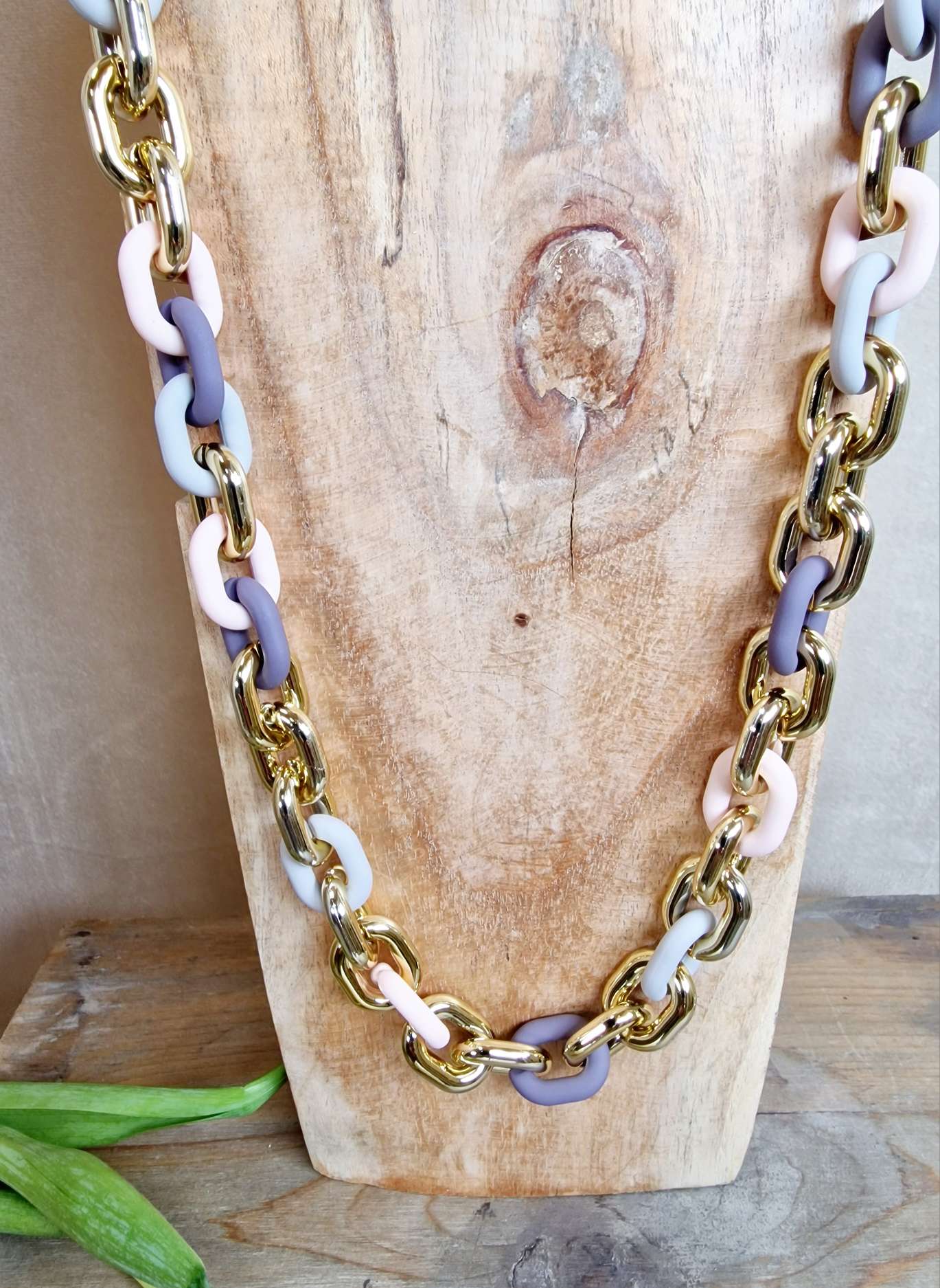 KETTE BLENDED SHINY ROSA Metall Resin Goldfarbig Necklace Halskette