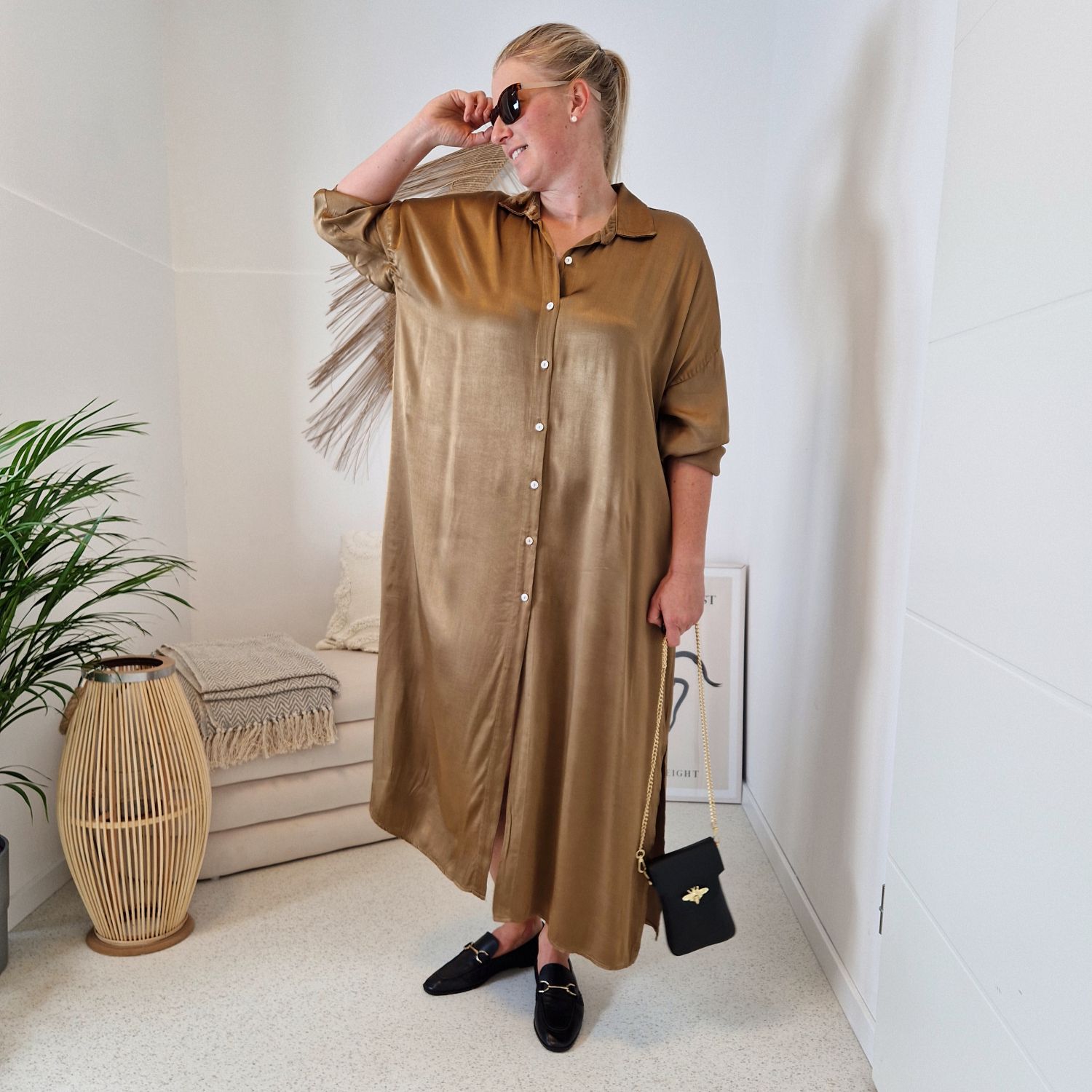 BLUSENKLEID NORA CAMEL 34-42/44 Made in Italy Oversize Maxi Kleid Mantel DRESS Satin Optik BLUSENKLEID NORA CAMEL 34-42/44 Made in Italy Oversize Maxi Kleid Mantel DRESS Satin Optik