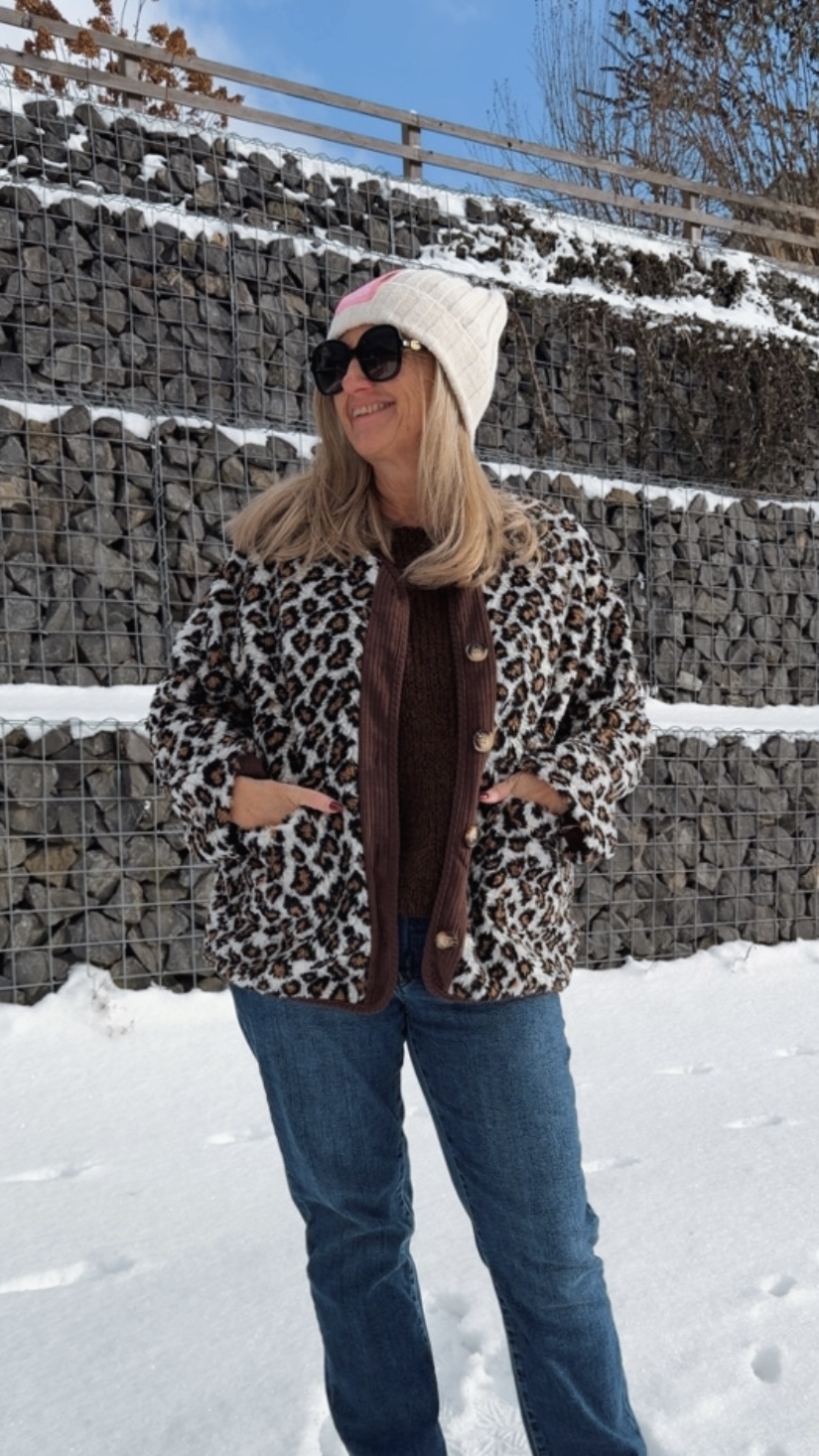 LEO TEDDY JACKE GLORIA 34-42 Made in Italy kurz geschnitten, detailreiche Knopfleiste