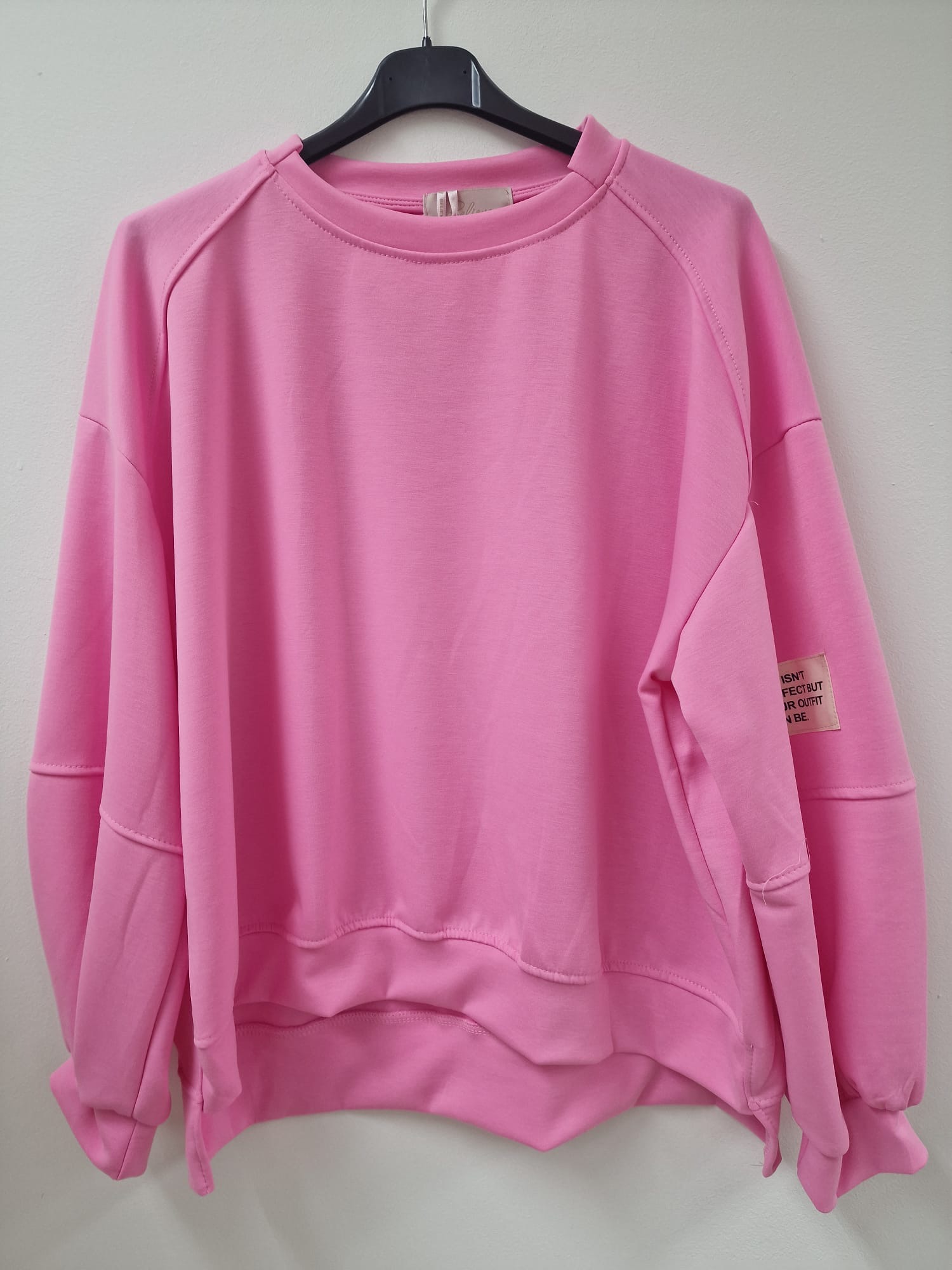 Butterstoff-Sweatshirt uni mit Statement-Patch – SW0094 Made in Italy Gr 34-42