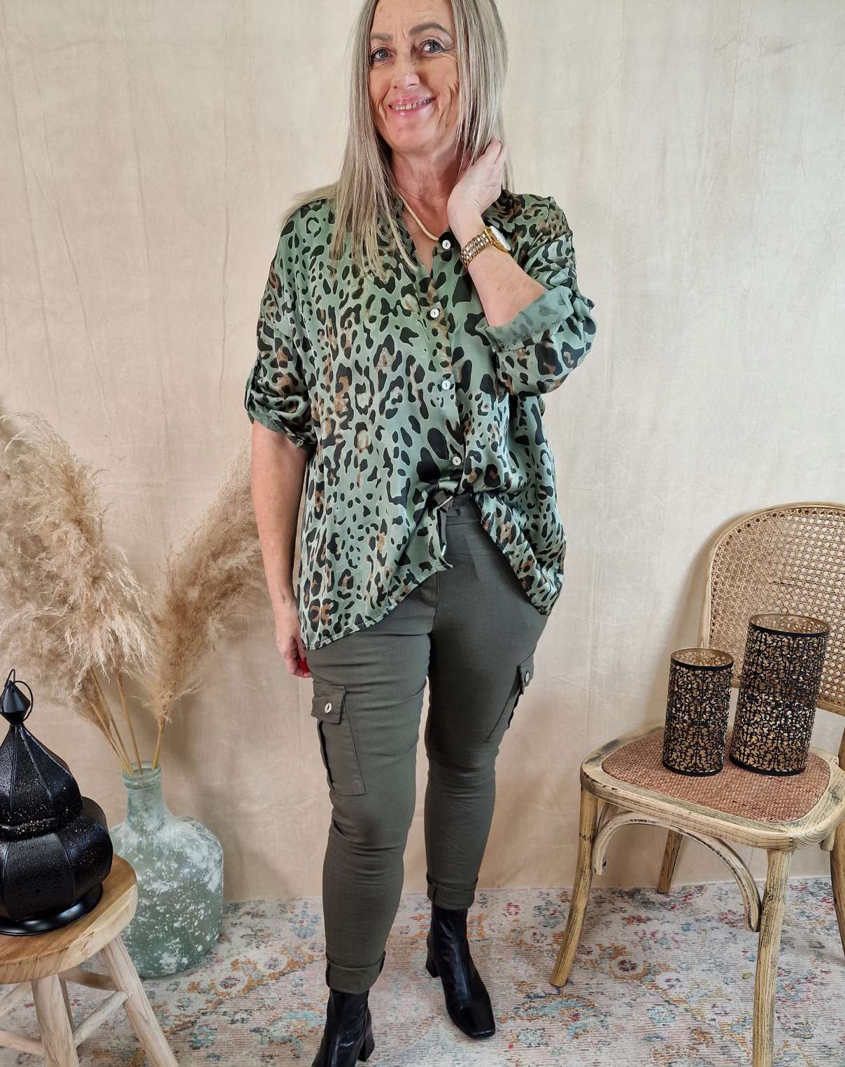 EDLE BLUSE MARY LEO KHAKI 34-40 Made in Italy Viskose Hemd Shirt EDLE BLUSE MARY LEO KHAKI 34-40 Made in Italy Viskose Hemd Shirt