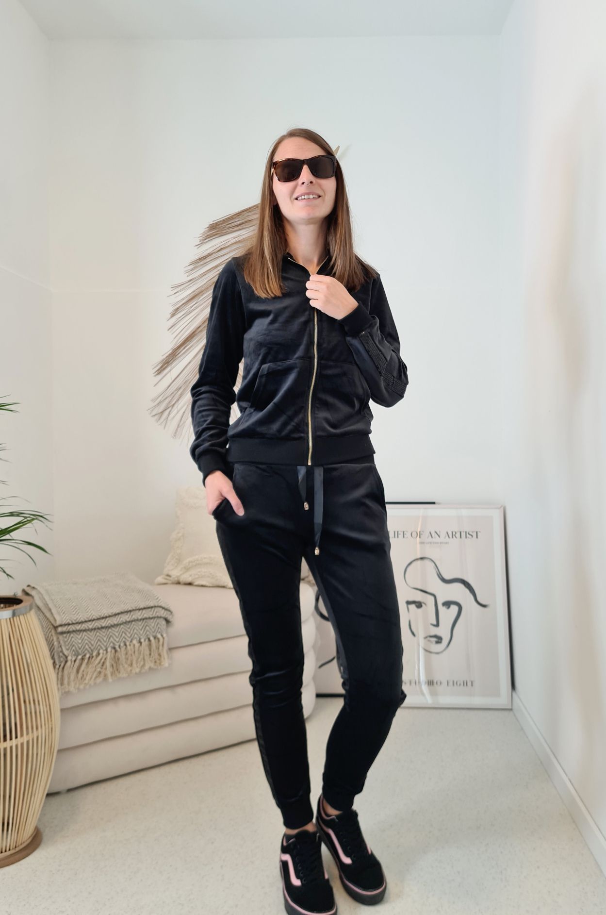 NICKI ANZUG VIO GLAMOUR SCHWARZ - VARIANTENARTIKEL Freizeitanzug Jogginganzug Loungewear Hausanzug Homewear NICKI ANZUG VIO GLAMOUR SCHWARZ - VARIANTENARTIKEL Freizeitanzug Jogginganzug Loungewear Hausanzug Homewear