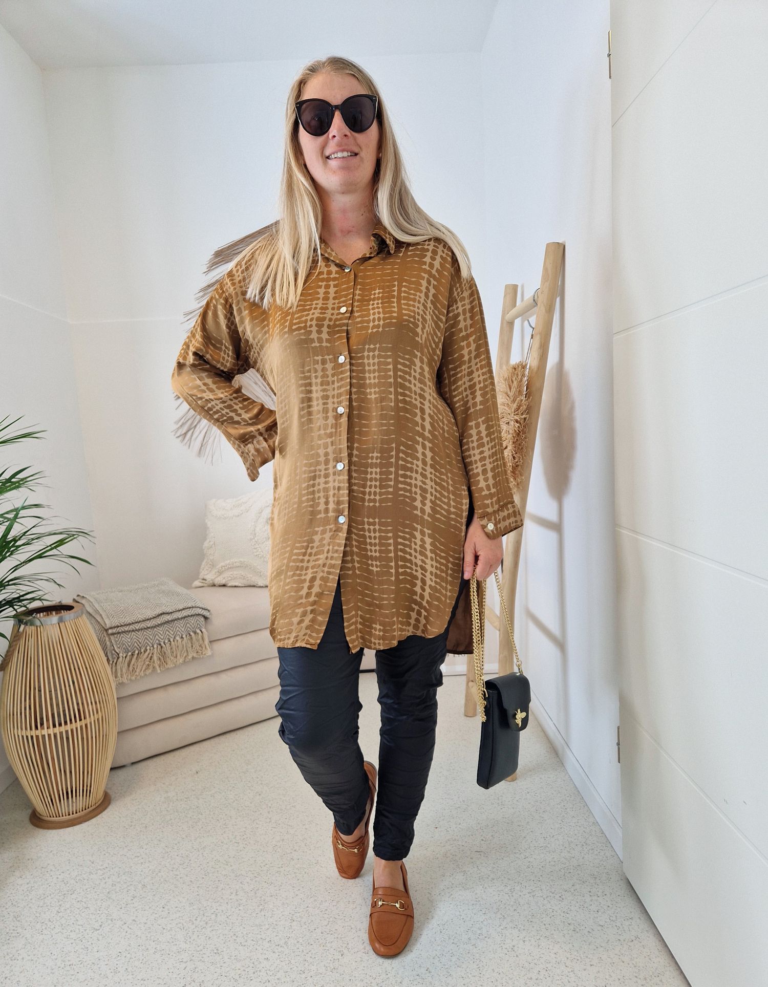 OVERSIZE BLUSE LUCY BEIGE 34-42 Made in Italy Seide Silk Longbluse Hemd OVERSIZE BLUSE LUCY BEIGE 34-42 Made in Italy Seide Silk Longbluse Hemd