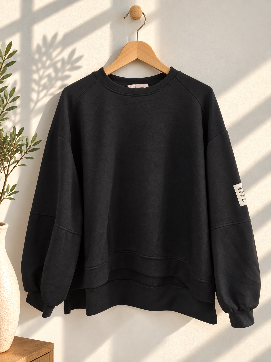 Butterstoff-Sweatshirt uni mit Statement-Patch – SW0094 Made in Italy Gr 34-42