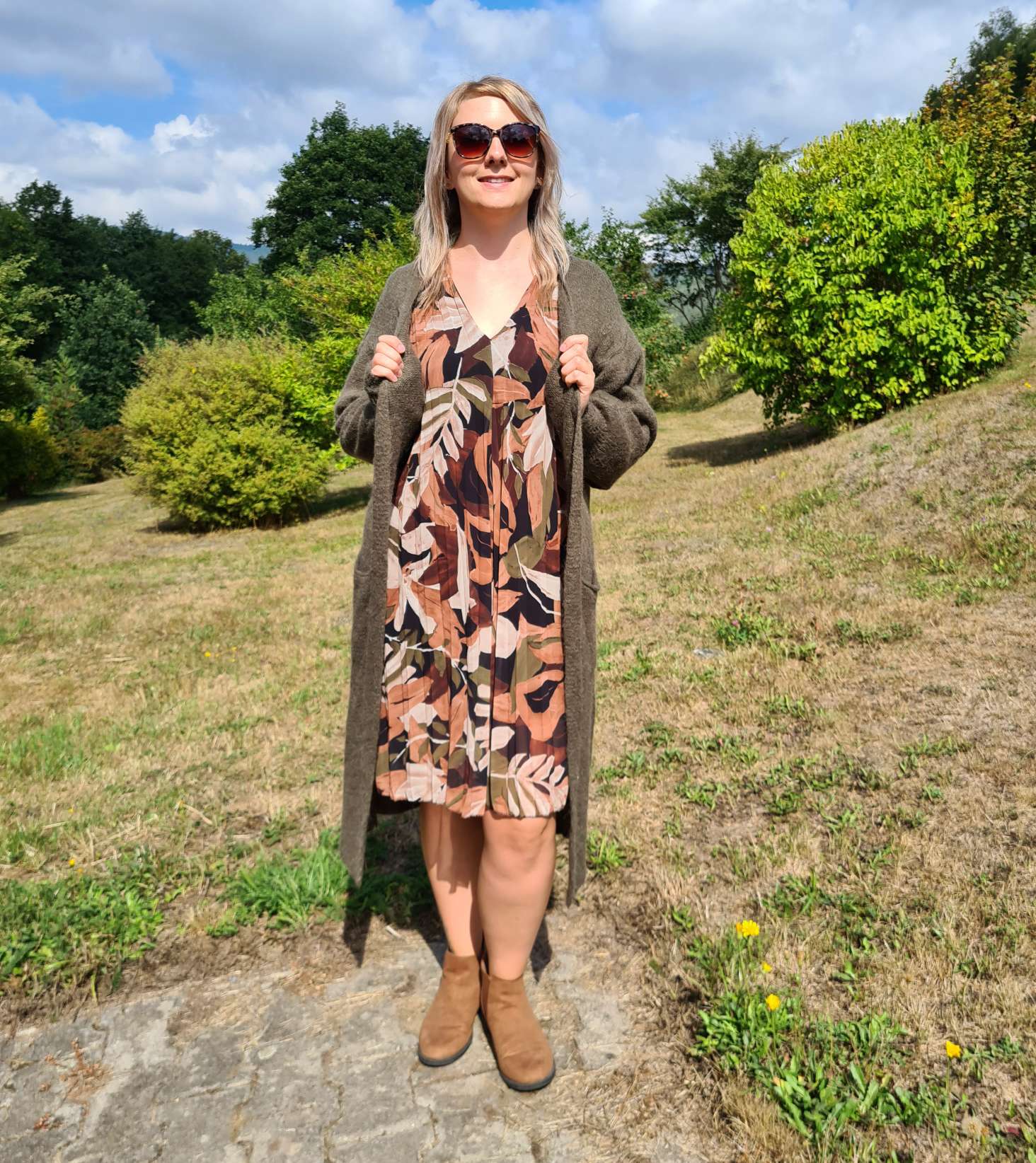 PLISSEE DRESS GINA LEAVES KHAKI 36-42 Made in Italy Plissee Herbst Kleid PLISSEE DRESS GINA LEAVES KHAKI 36-42 Made in Italy Plissee Herbst Kleid