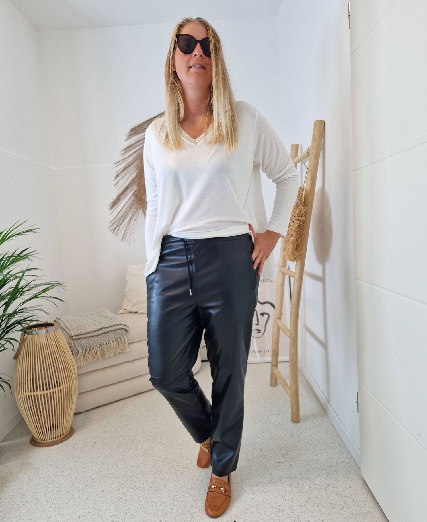 LUXURY FAKE LEATHER JOGPANT ULA BLACK Kunstleder Hose Variantenartikel LUXURY FAKE LEATHER JOGPANT ULA BLACK Kunstleder Hose Variantenartikel