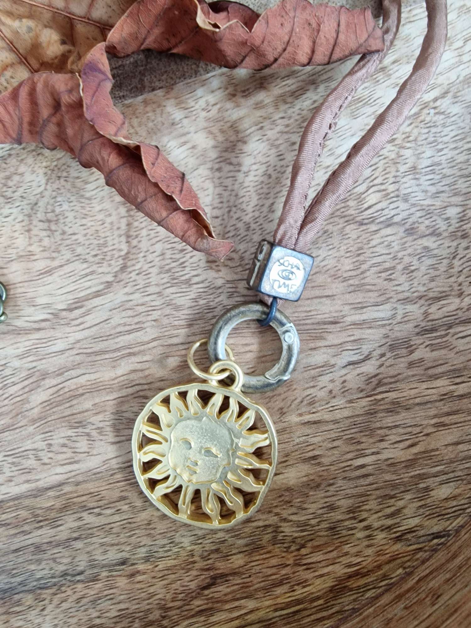 EXKLUSIVE LANGE KETTE SUNSHINE GOLDSHINY Lange Seiden Kette Braun