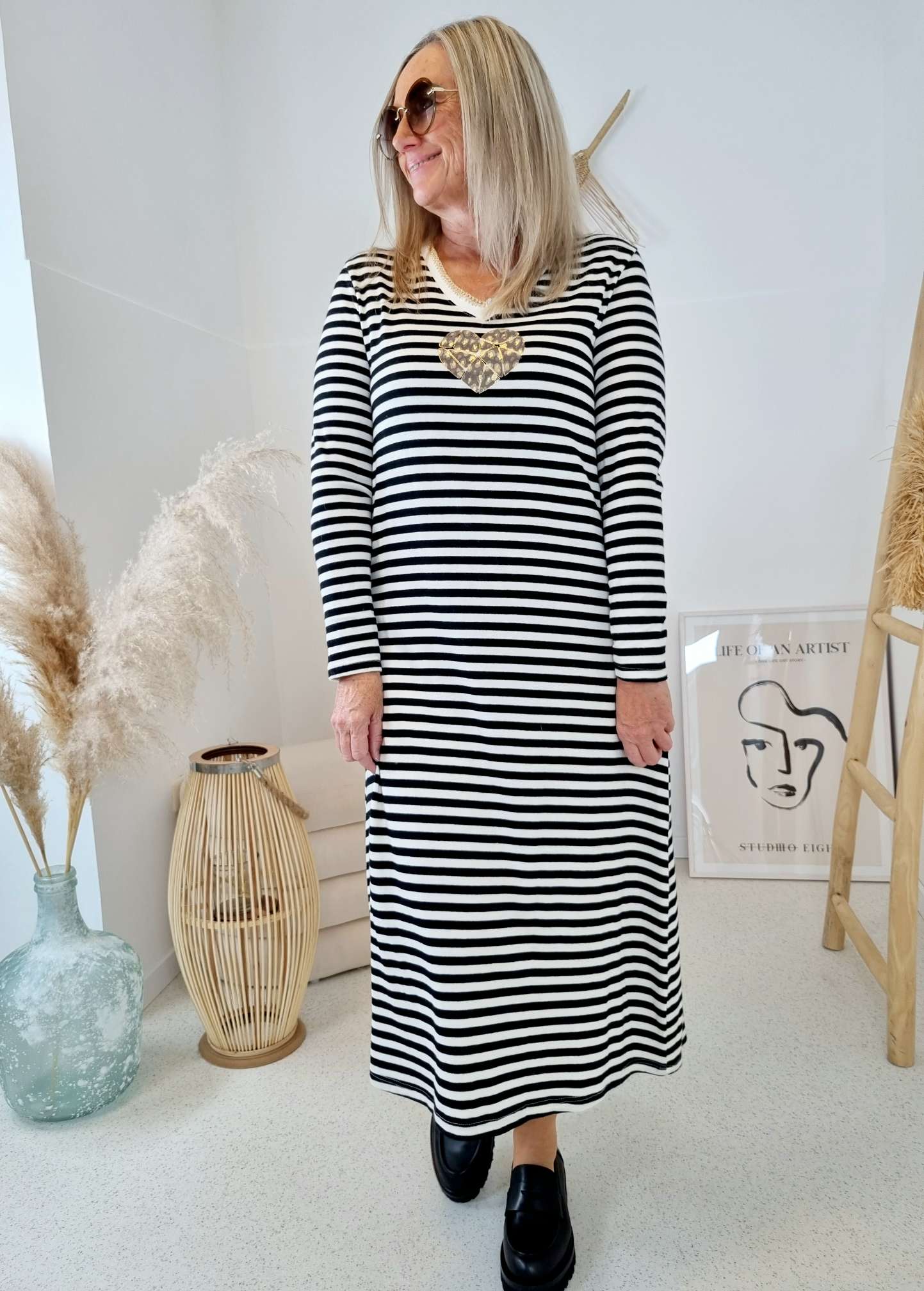 SWEATKLEID SAMY SCHWARZ 36-40 Made in Italy Shirtkleid Langarm Stripes Strickkleid SWEATKLEID SAMY SCHWARZ 36-40 Made in Italy Shirtkleid Langarm Stripes Strickkleid