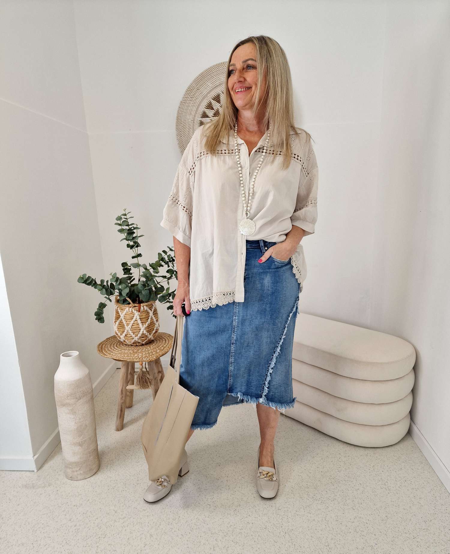 EDLE BLUSE LENNY BEIGE 36 - 42 Made in Italy Spitze Lochstickerei Kurzarm EDLE BLUSE LENNY BEIGE 36 - 42 Made in Italy Spitze Lochstickerei Kurzarm