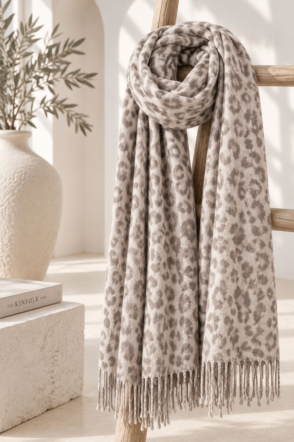 Kuscheliger Leo-Schal · 70 × 190 cm · 20 % Wolle · Made in Italy