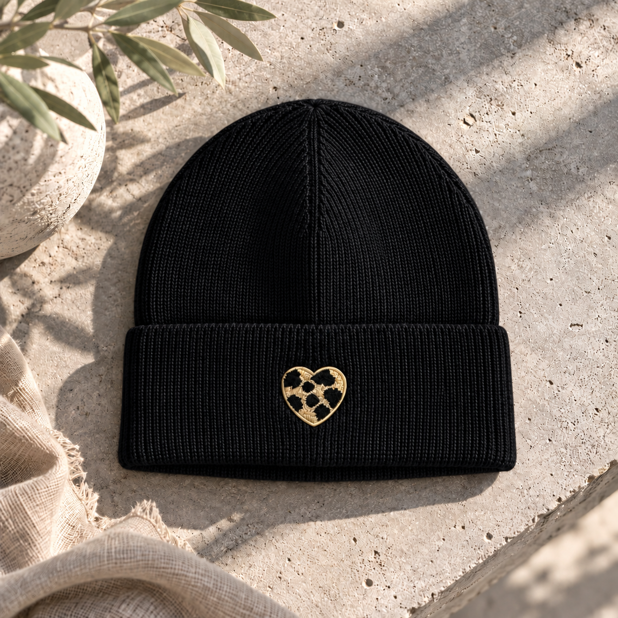 Mütze „Leo Heart“ – dein stylisches Cozy 🤎