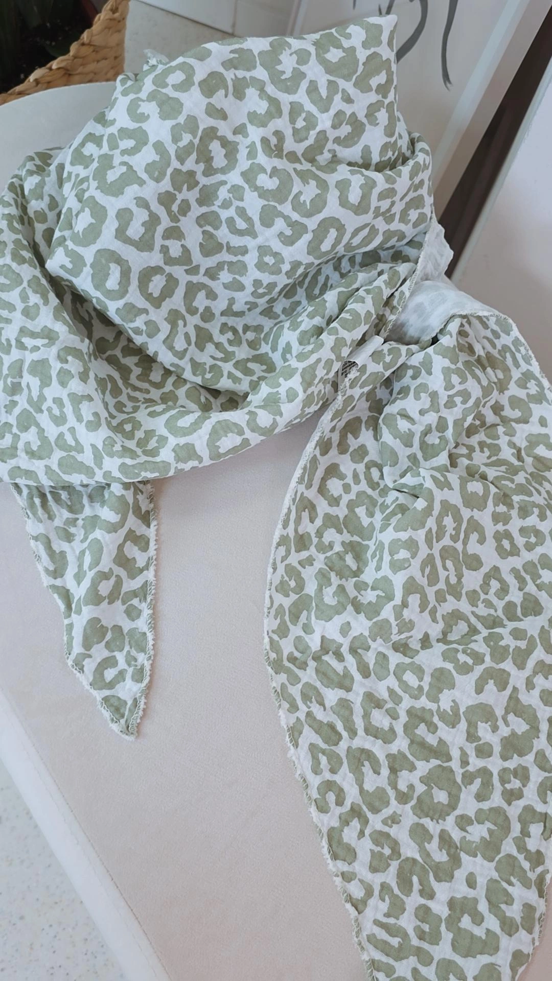 MUSSELIN SCHAL SCARF AMELIE LEO Made in Italy Dreiecksschal