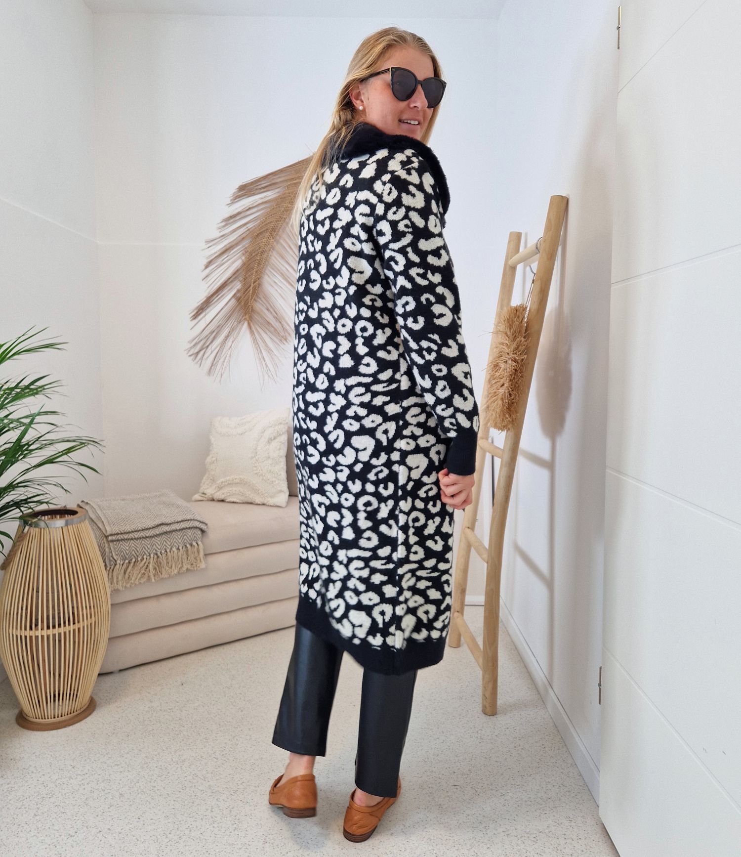 LUXURY KNIT COAT MIRINA LEO SCHWARZ 34-42 Strickmantel Mantel Cardigen Italy Kollektion LUXURY KNIT COAT MIRINA LEO SCHWARZ 34-42 Strickmantel Mantel Cardigen Italy Kollektion