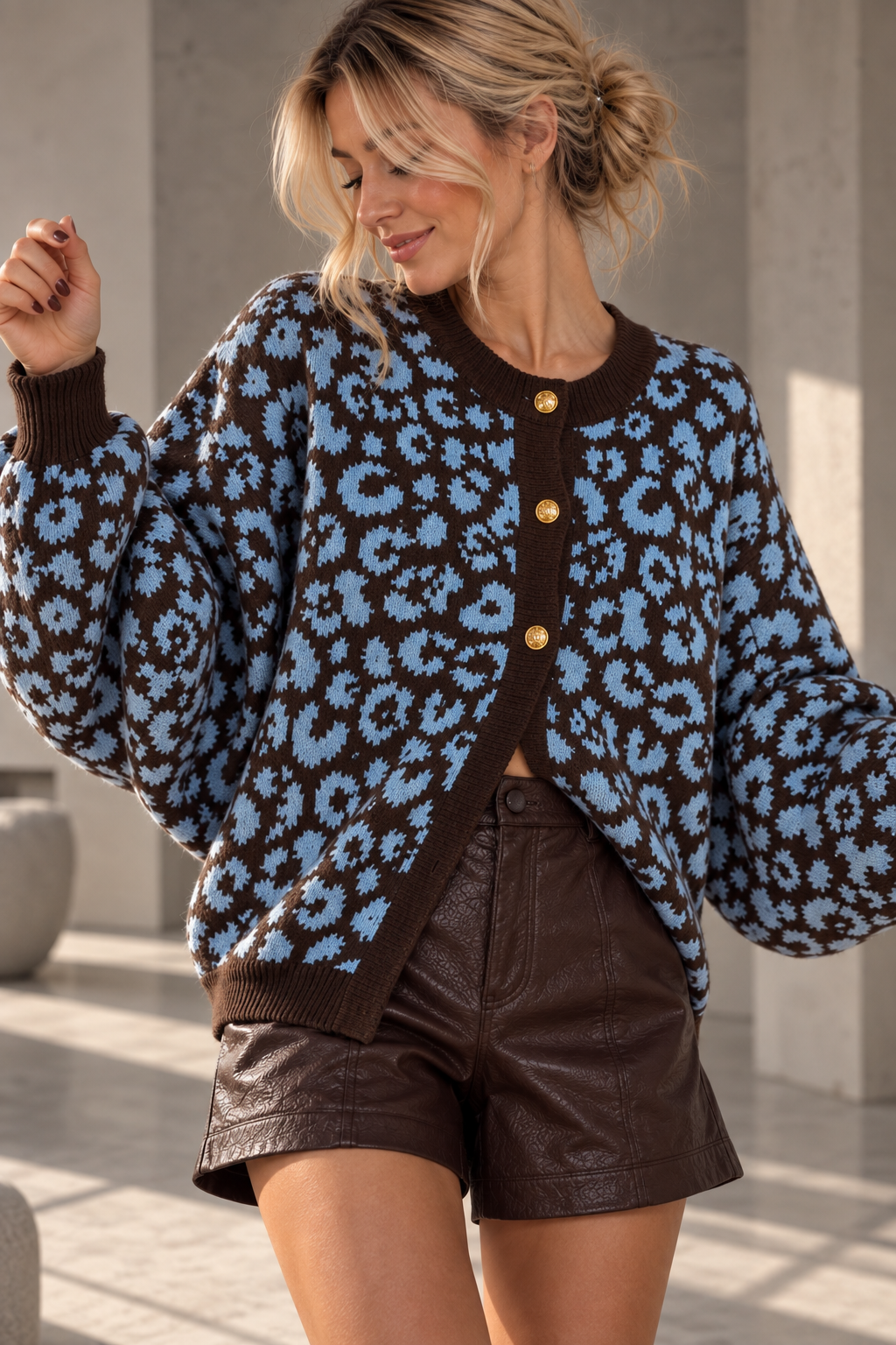 SJ0117 – Leo Strickjacke mit goldfarbenen Knöpfen I 36-46 I Made in Italy