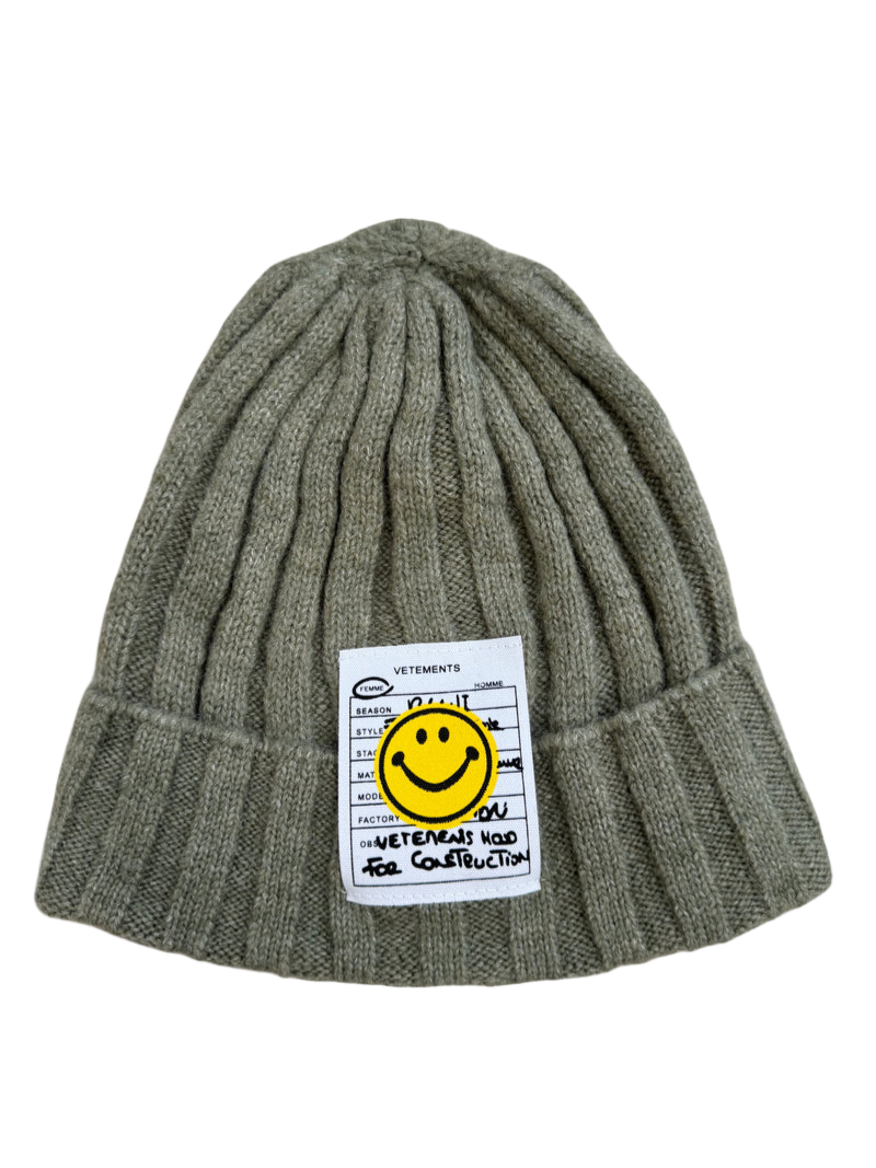 MÜTZE BEANIE LOLA mit Patch Smile Made in Italy