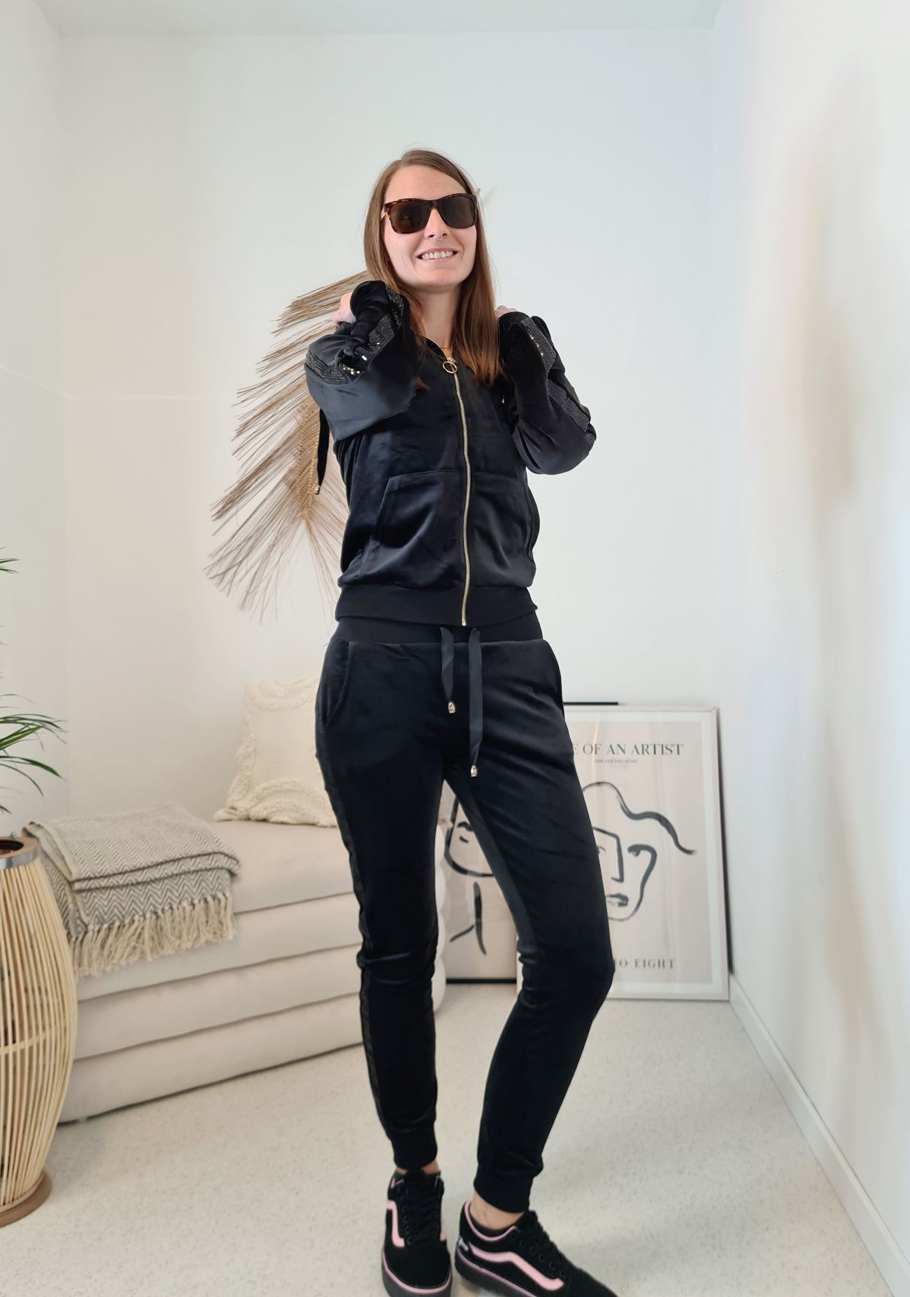NICKI ANZUG VIO GLAMOUR SCHWARZ - VARIANTENARTIKEL Freizeitanzug Jogginganzug Loungewear Hausanzug Homewear NICKI ANZUG VIO GLAMOUR SCHWARZ - VARIANTENARTIKEL Freizeitanzug Jogginganzug Loungewear Hausanzug Homewear