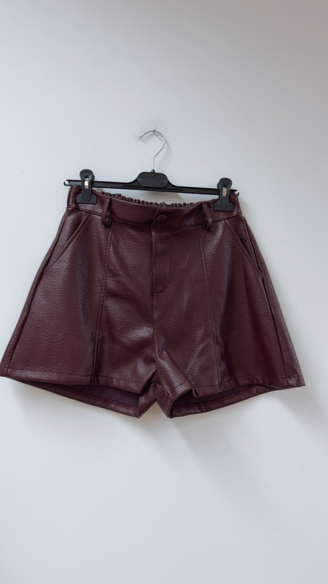 HO0116 – Trend Shorts in Lederoptik | Made in Italy Gr. 34-42/44