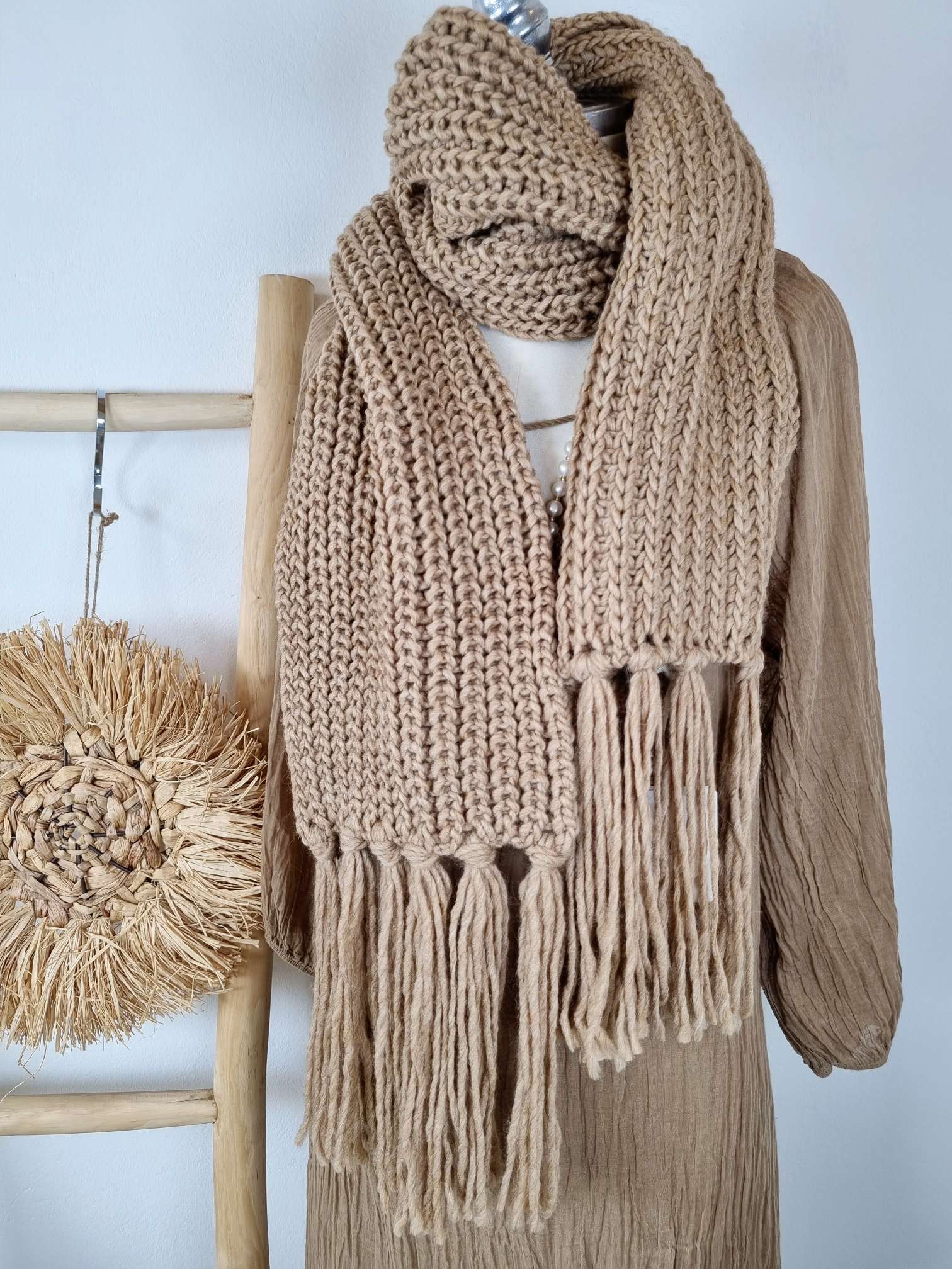 EDLER SCHAL SCARF BELLADONNA CAMEL Made in Italy kuscheliger weicher Strick Schal Fransen EDLER SCHAL SCARF BELLADONNA CAMEL Made in Italy kuscheliger weicher Strick Schal Fransen