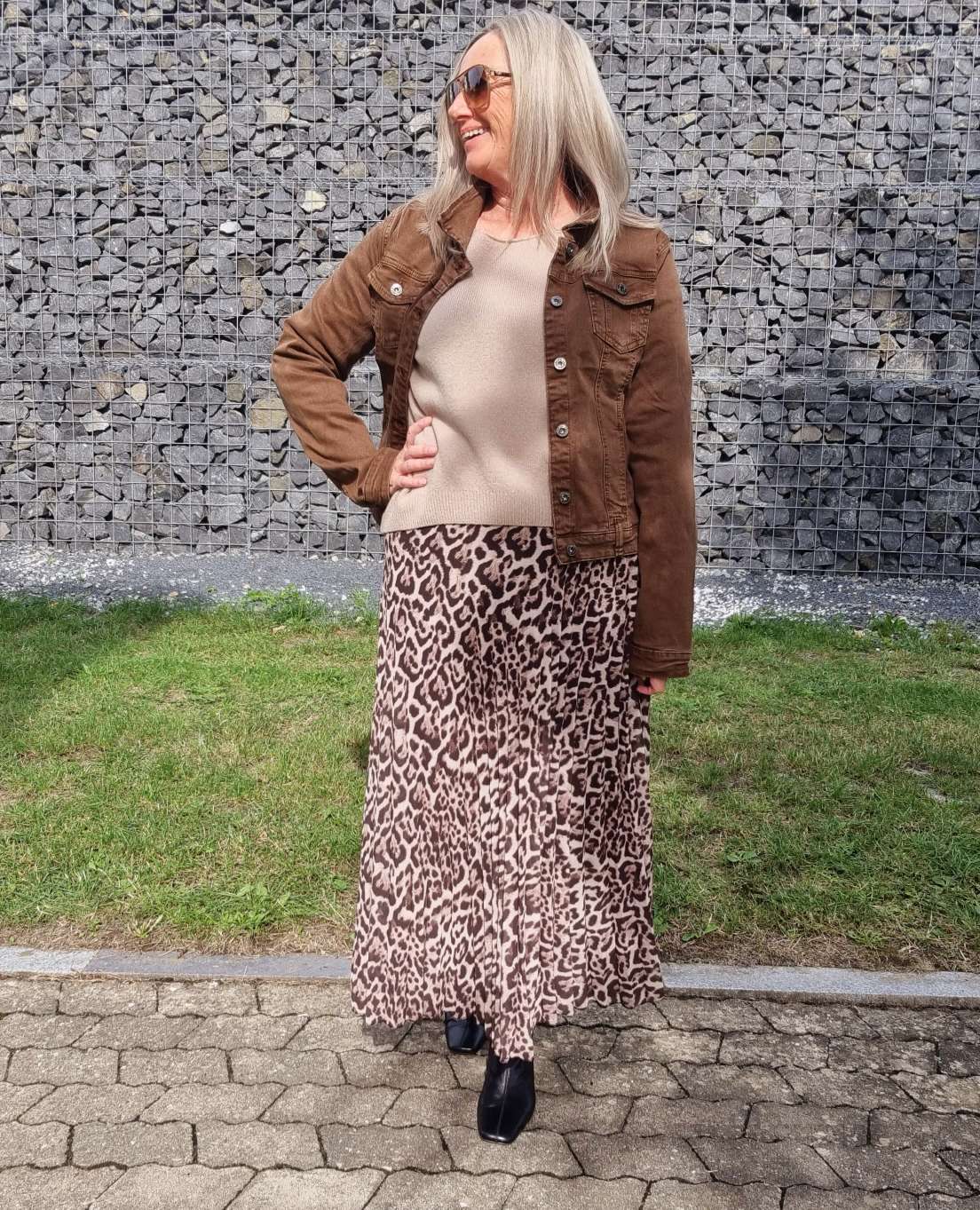 JEANS JACKE CHIARA BRAUN - VARIANTENARTIKEL Italy Style Denim Jeansjacke Trend Fashion Übergangsjacke Sommerjacke JEANS JACKE CHIARA BRAUN - VARIANTENARTIKEL Italy Style Denim Jeansjacke Trend Fashion Übergangsjacke Sommerjacke