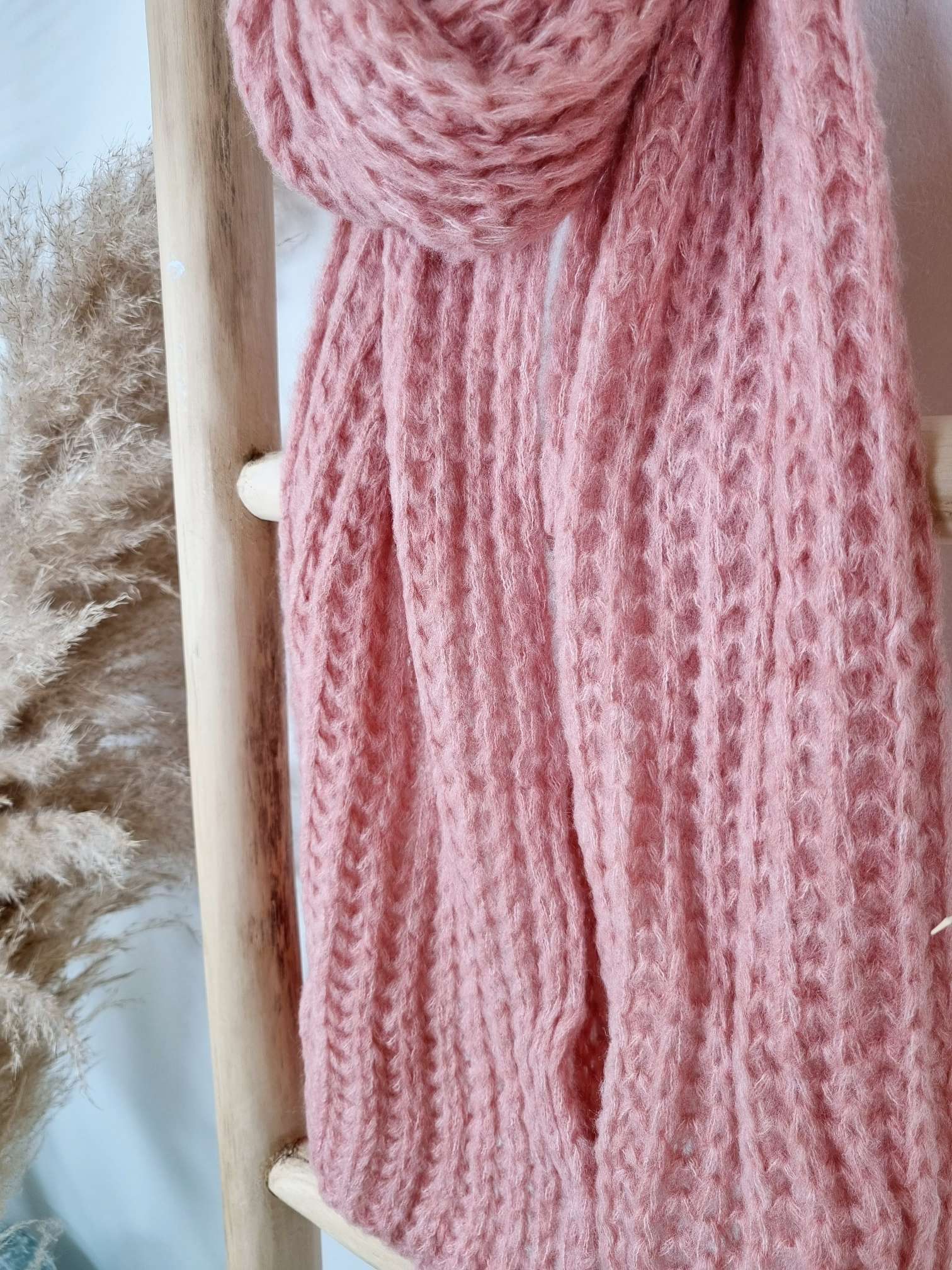 EDLER KUSCHEL SCHAL NEBRASKA Made in Italy leichter Strickschal aus Wolle Scarf versch. Farben EDLER KUSCHEL SCHAL NEBRASKA Made in Italy leichter Strickschal aus Wolle Scarf versch. Farben