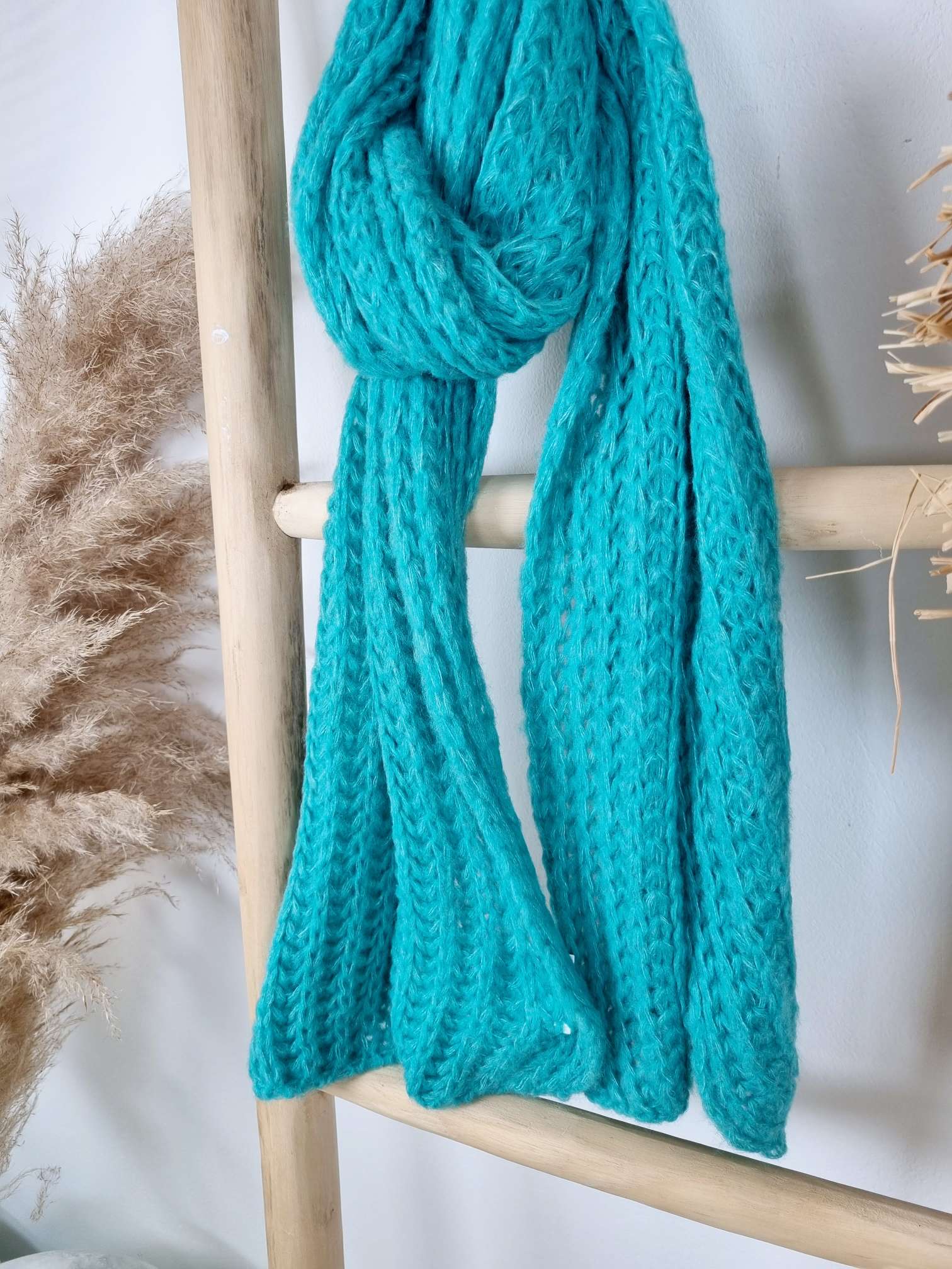 EDLER KUSCHEL SCHAL NEBRASKA Made in Italy leichter Strickschal aus Wolle Scarf versch. Farben EDLER KUSCHEL SCHAL NEBRASKA Made in Italy leichter Strickschal aus Wolle Scarf versch. Farben